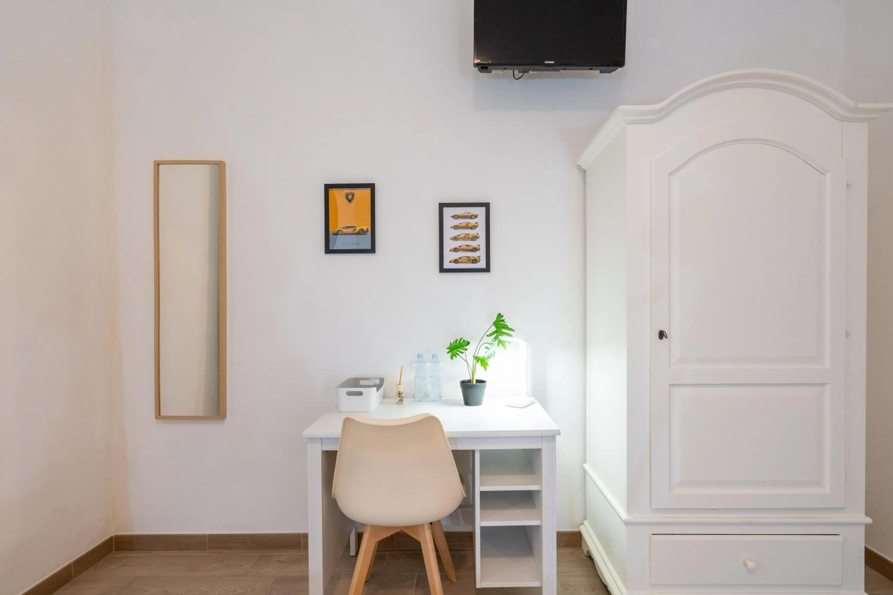 TV and multimedia in VaticanRome GUESTHOUSE