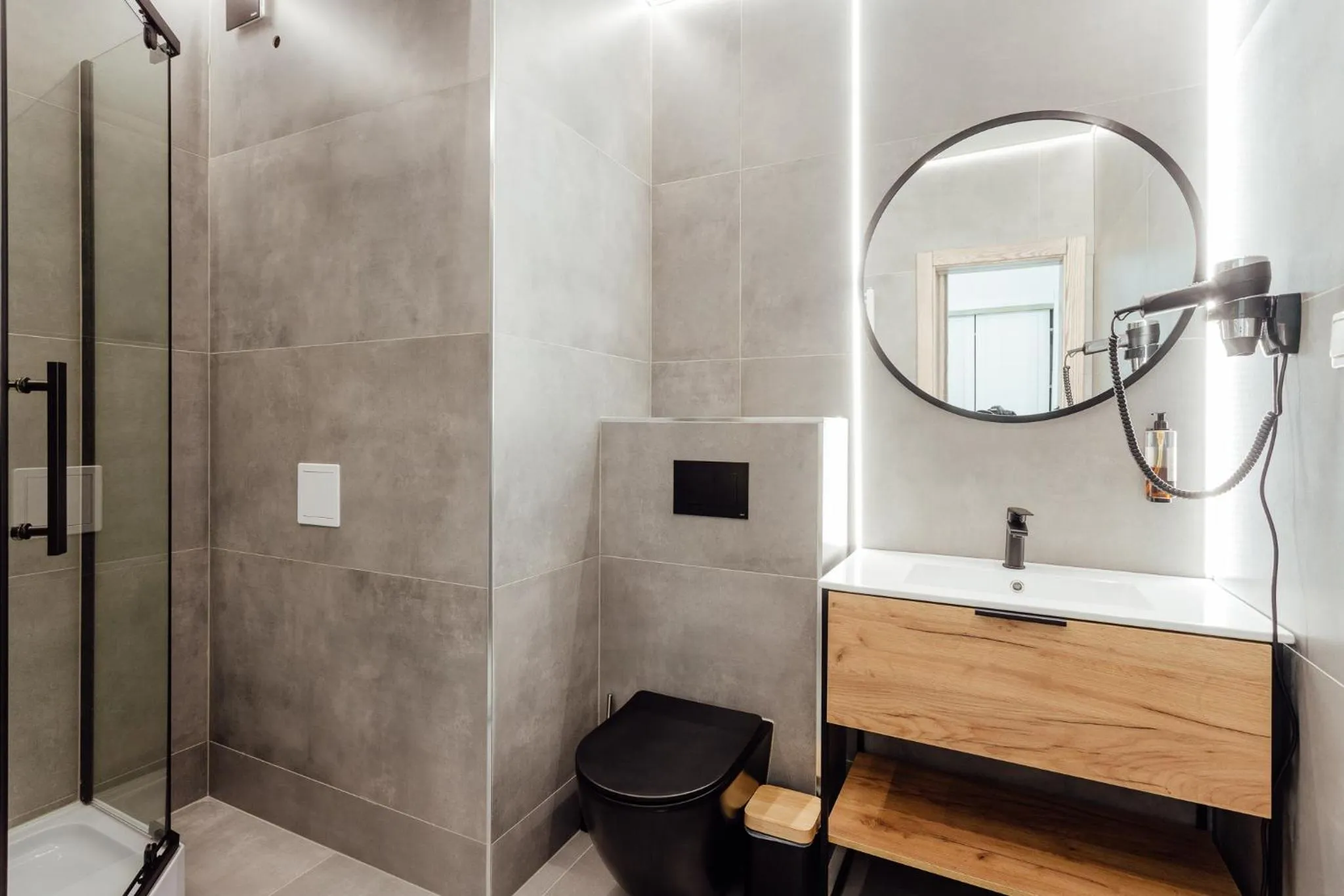 Shower in Hotel Marlene