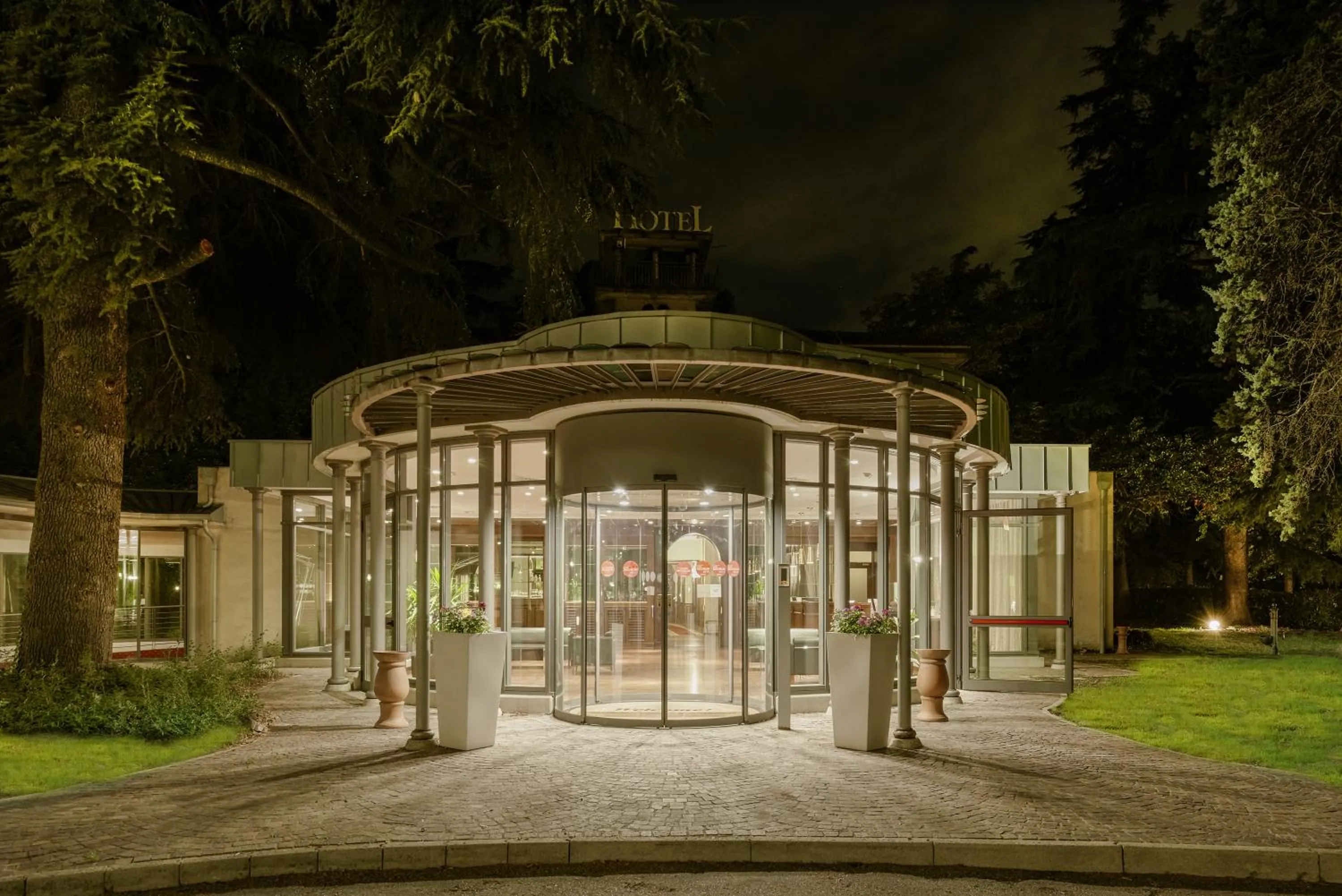 Property building in Meditur Hotel Bologna