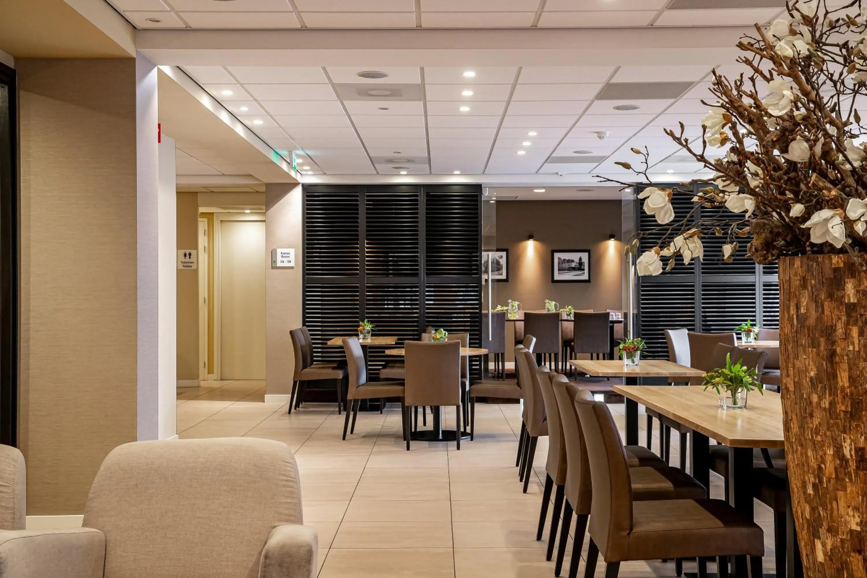 Restaurant/places to eat in Holiday Inn Express Amsterdam - South by IHG