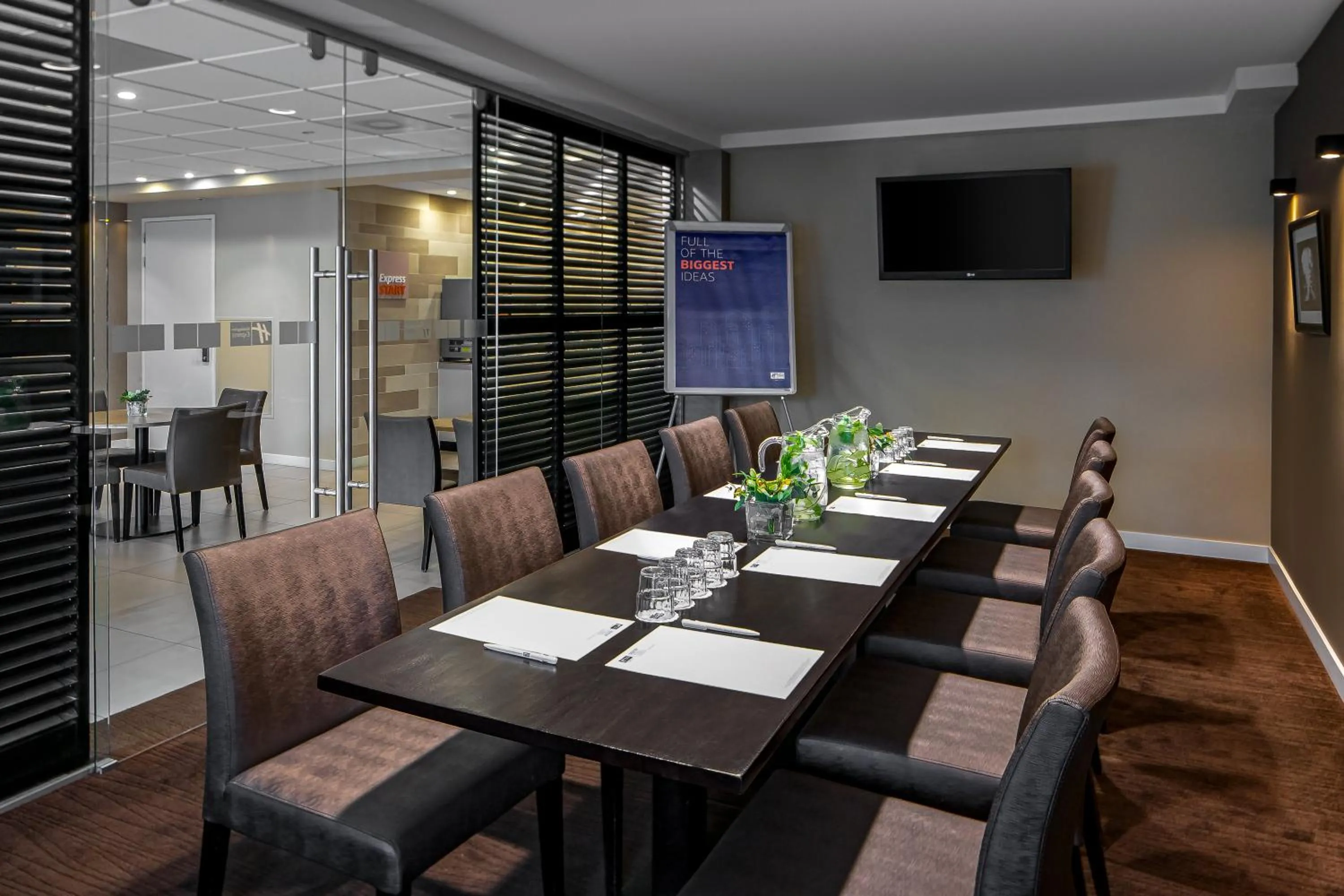 Meeting/conference room in Holiday Inn Express Amsterdam - South by IHG