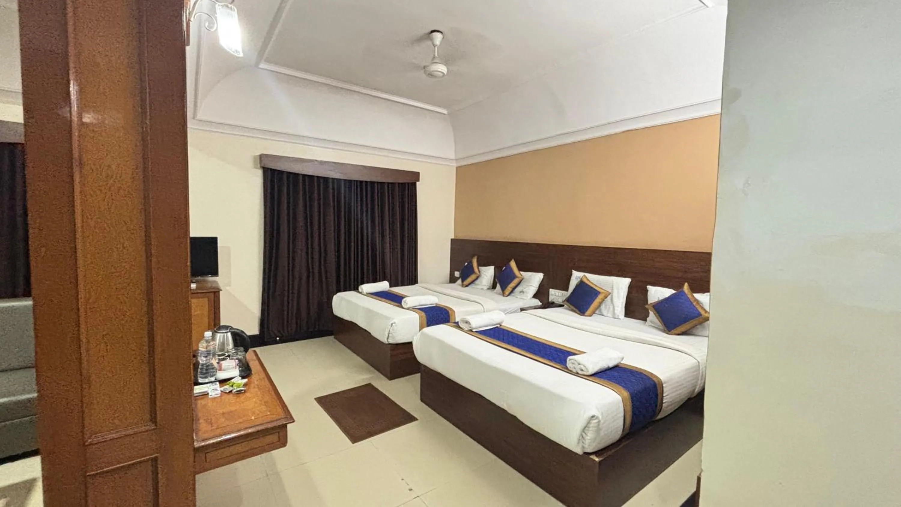 Bed in Hotel Chetan International