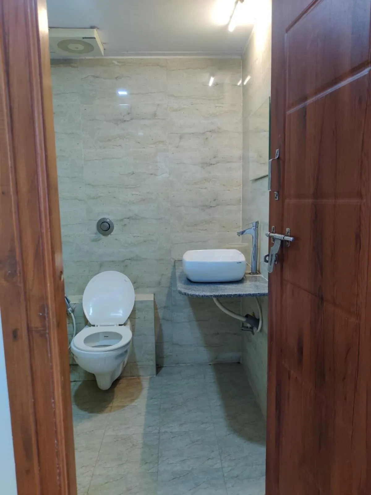 Bathroom in Hotel Chetan International