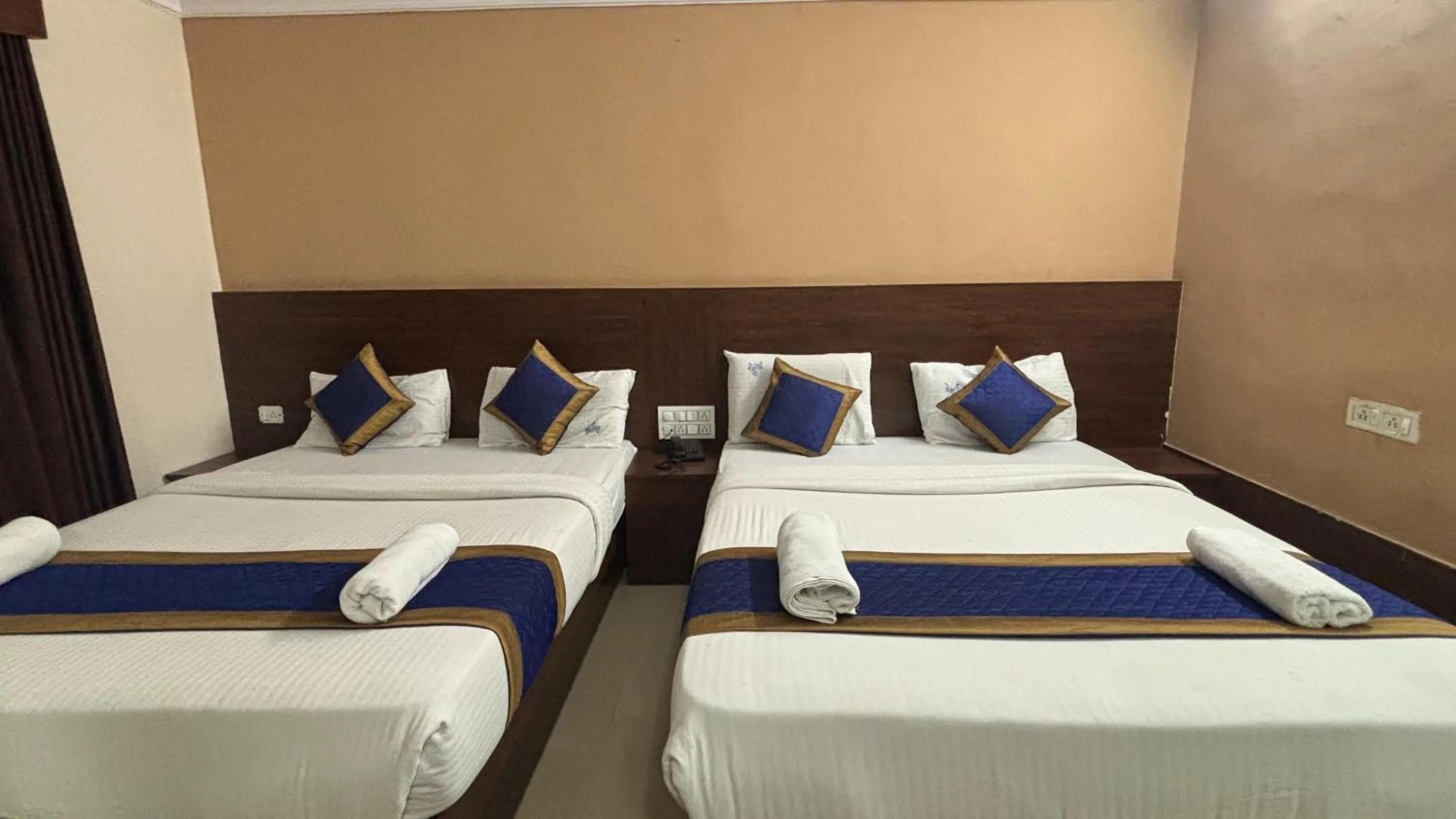 Bed in Hotel Chetan International