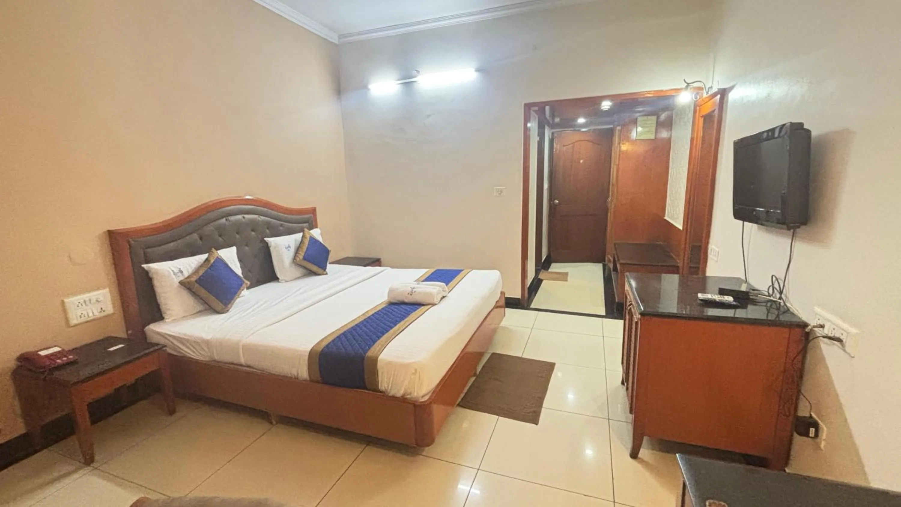 Bed in Hotel Chetan International