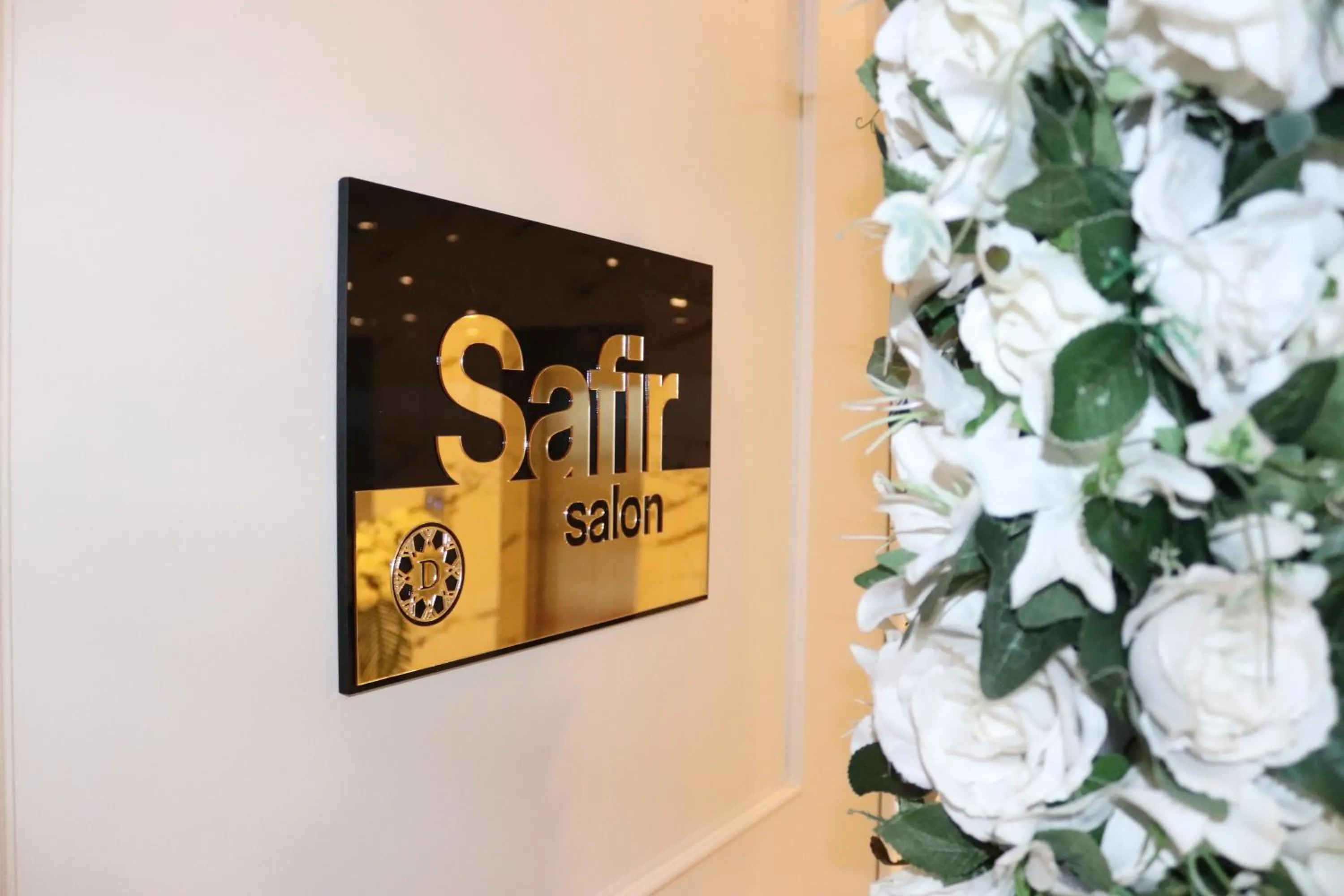 Property logo or sign in DES'OTEL