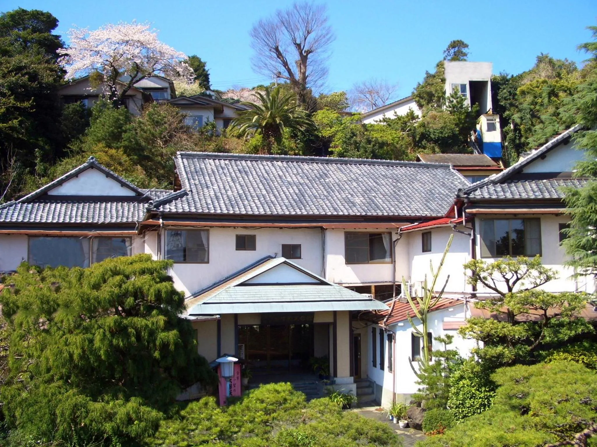 Facade/entrance in Yokikan