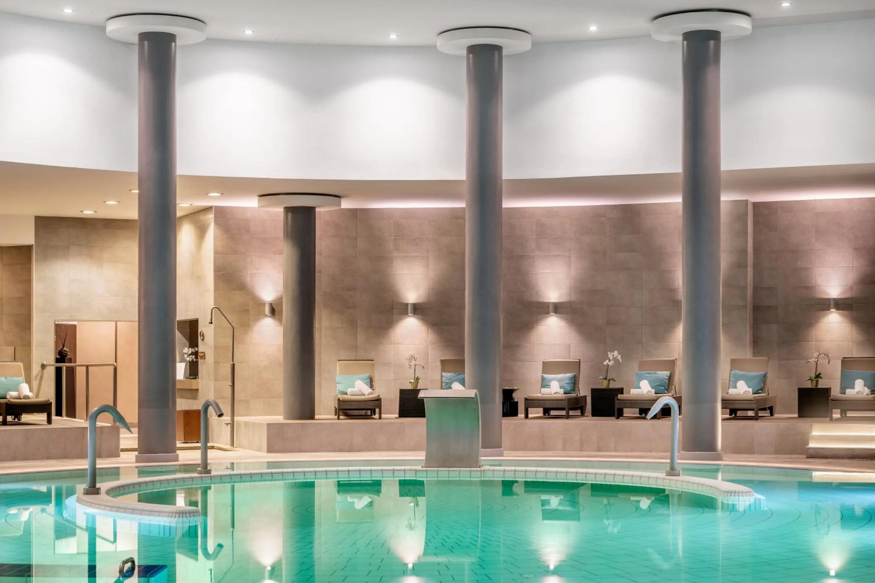 Swimming pool in Palácio Estoril Hotel, Golf & Wellness