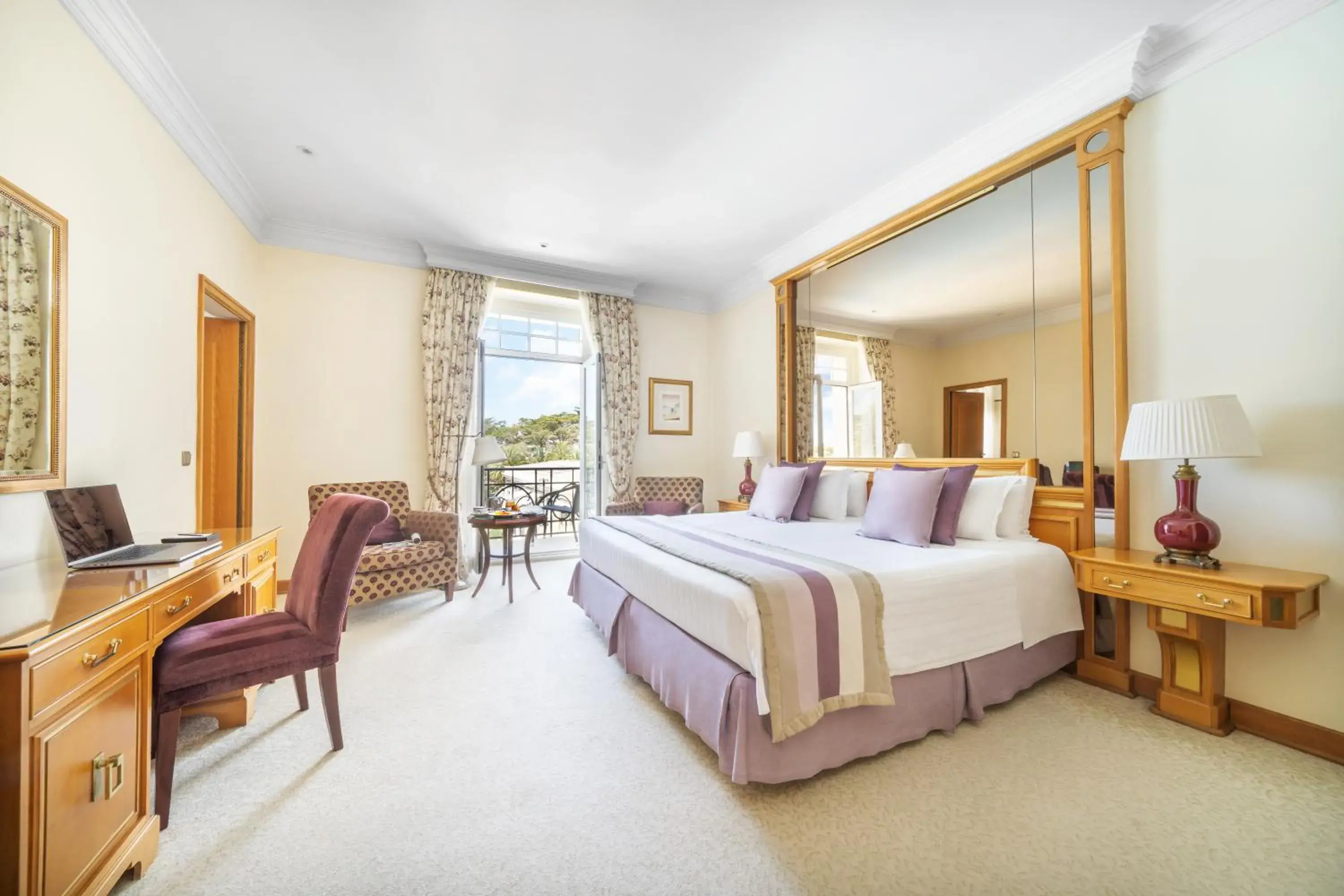 Superior Double or Twin Room with Pool View in Palácio Estoril Hotel, Golf & Wellness Superior Double or Twin Room with Pool View in Palácio Estoril Hotel, Golf & Wellness