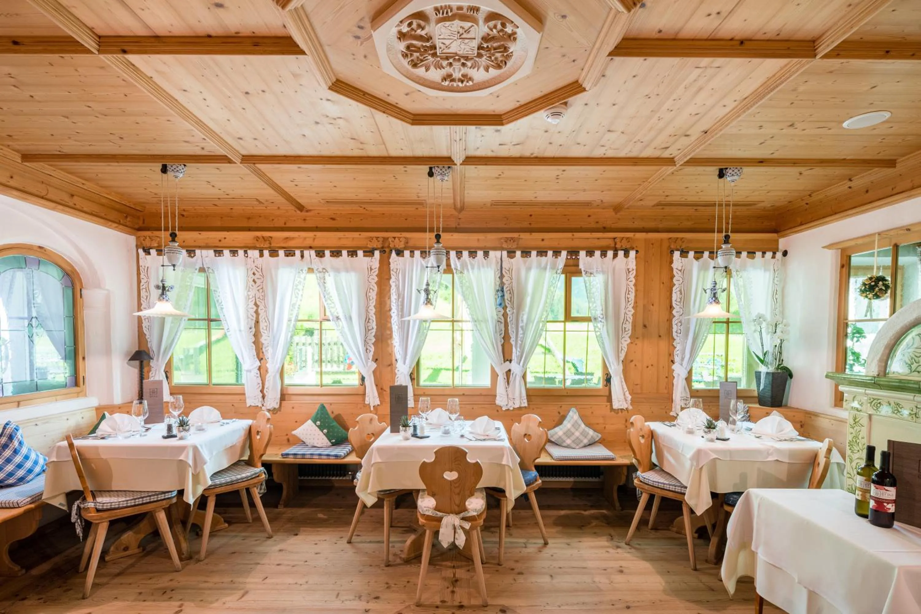 Restaurant/places to eat in Hotel Erika