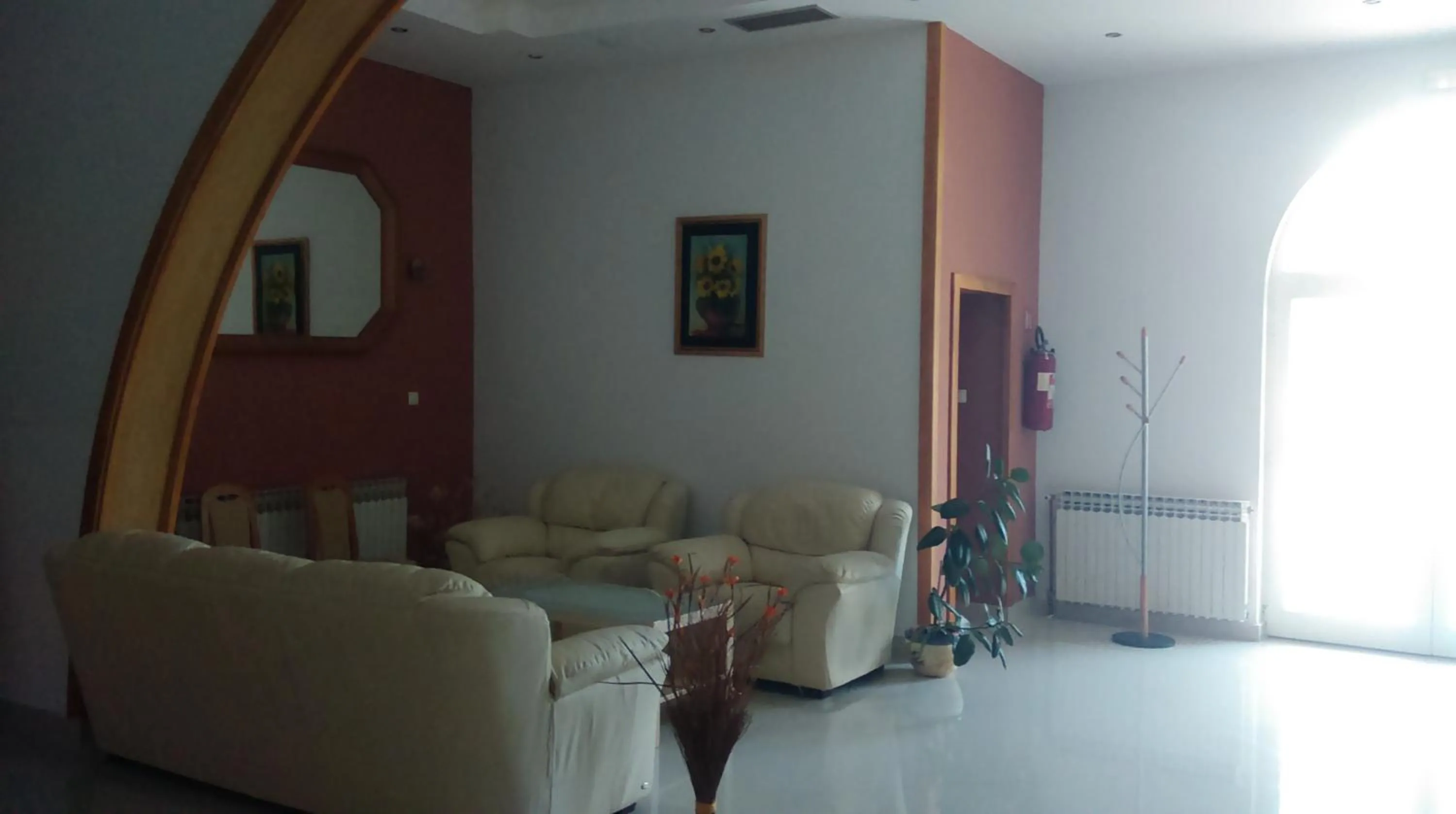 Communal lounge/ TV room in Hotel Metković