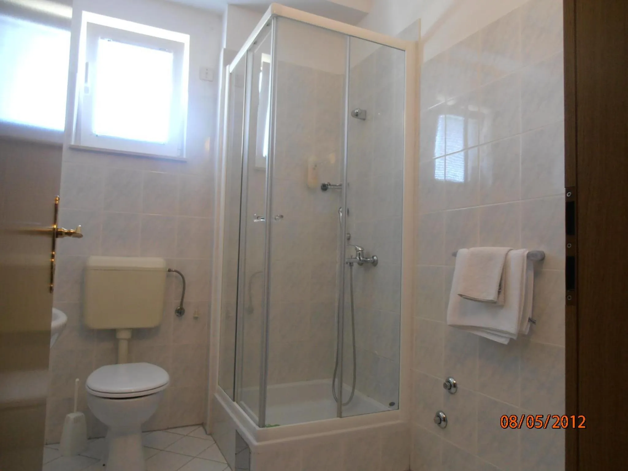 Shower in Hotel Metković