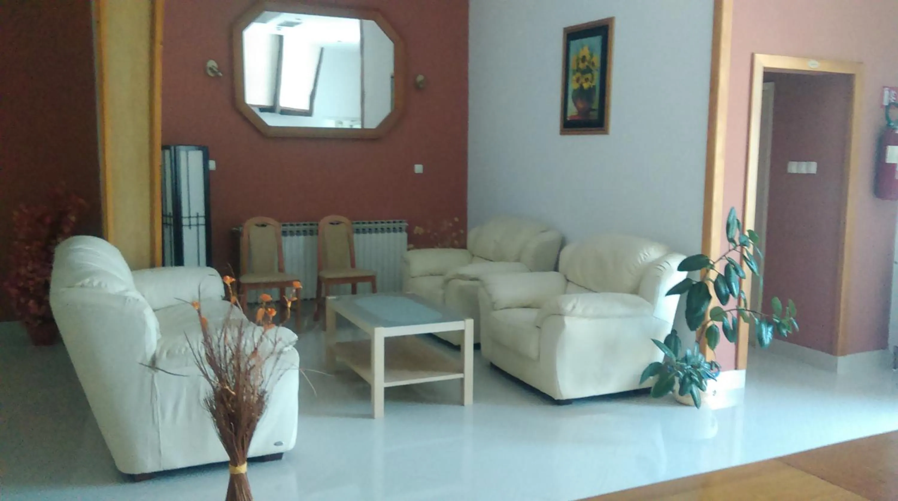 Communal lounge/ TV room in Hotel Metković