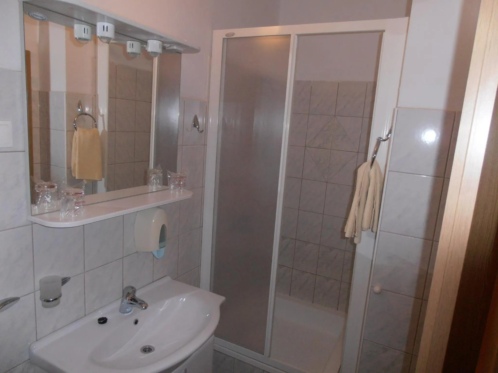 Shower in Hotel Metković