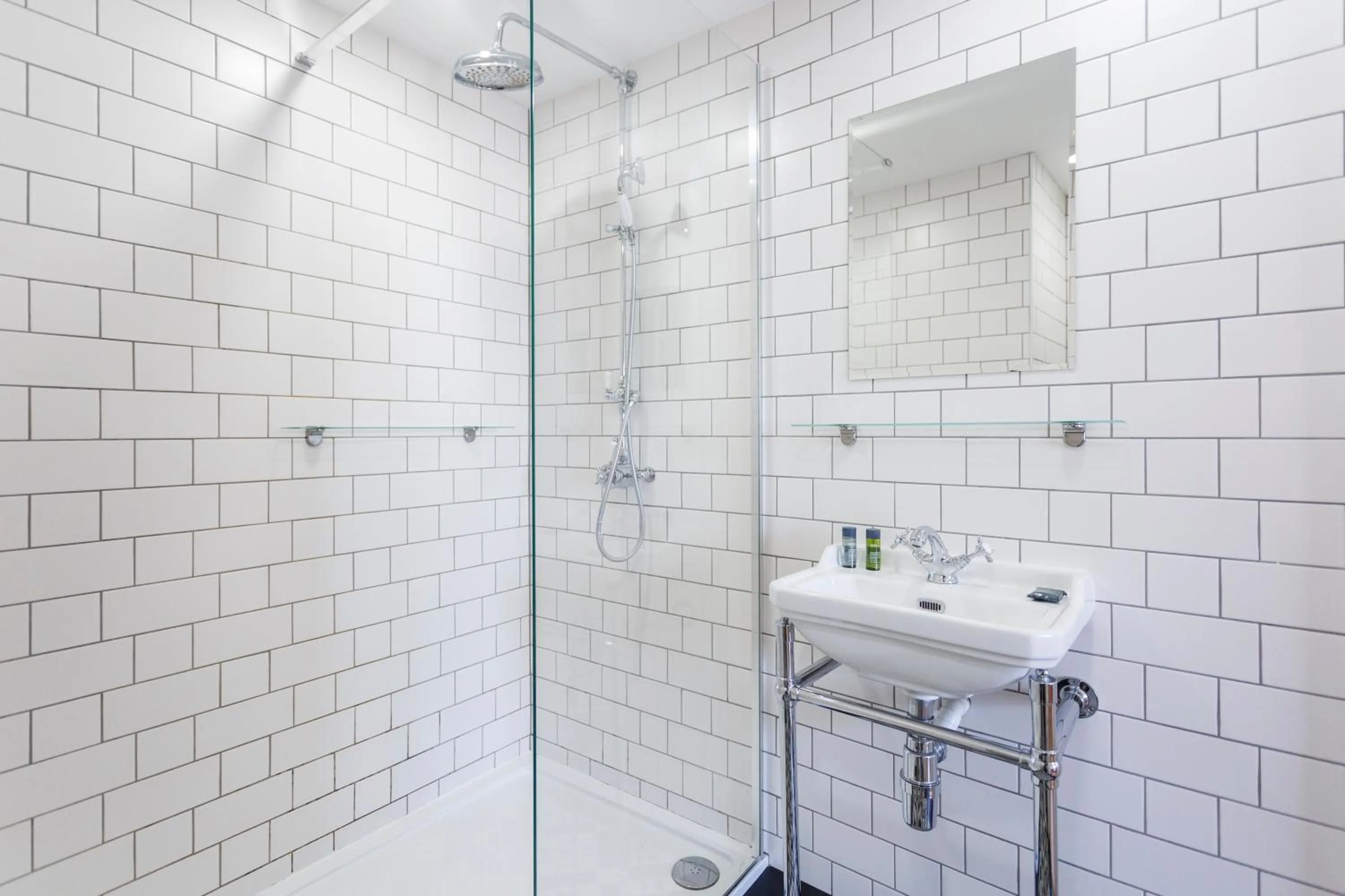 Bathroom in The Beetroot