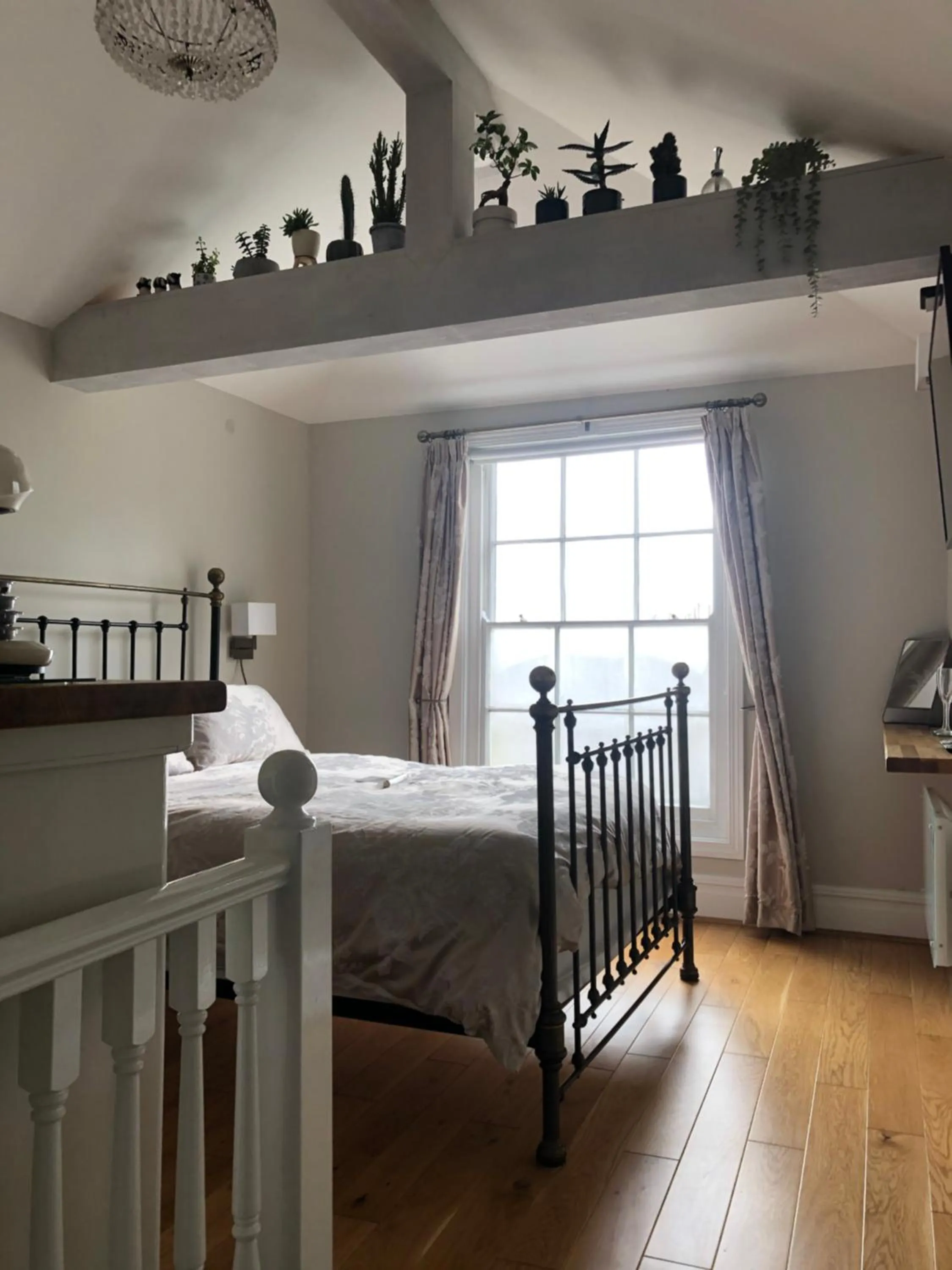 Photo of the whole room, Bed in The Beetroot