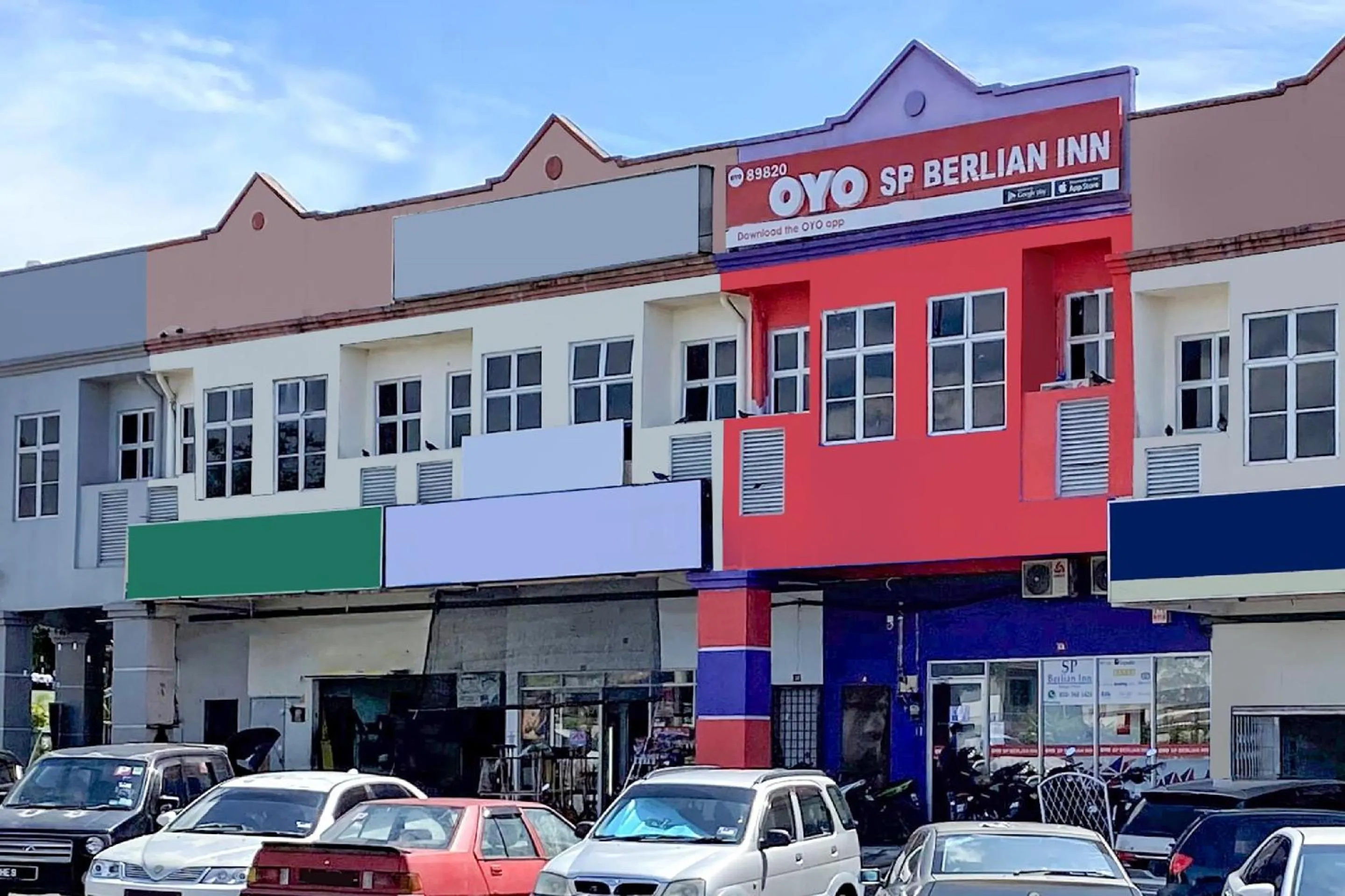 Facade/entrance in OYO 89820 Sp Berlian Inn