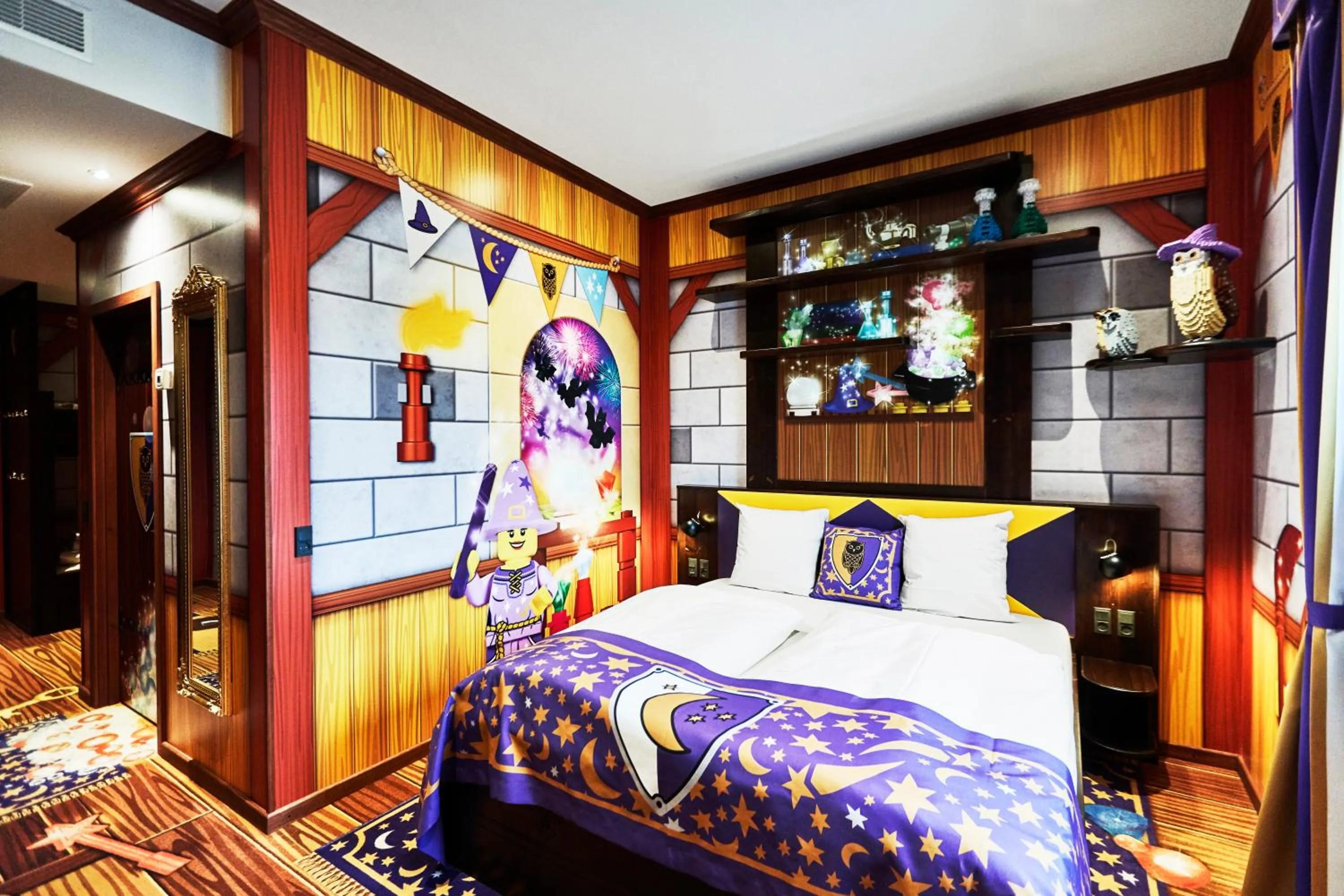 Bedroom, Bed in LEGOLAND Castle Hotel