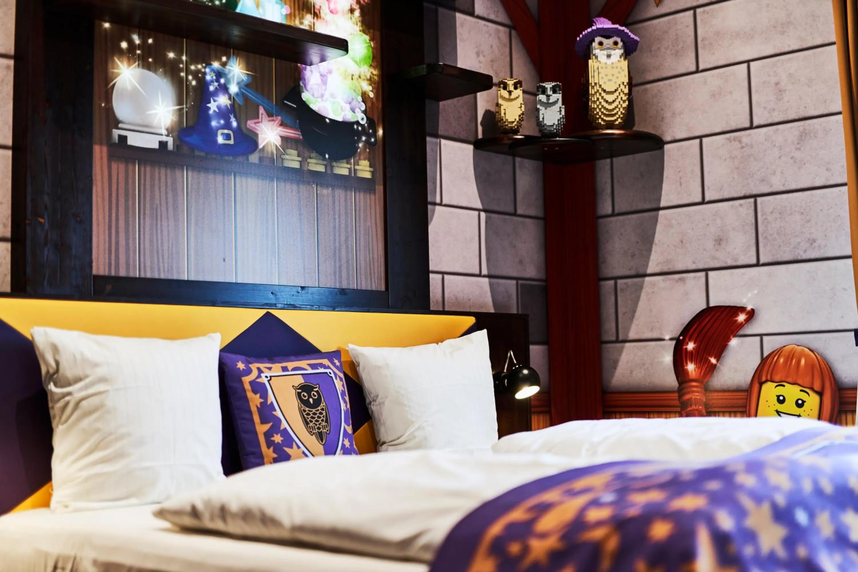 Decorative detail, Bed in LEGOLAND Castle Hotel