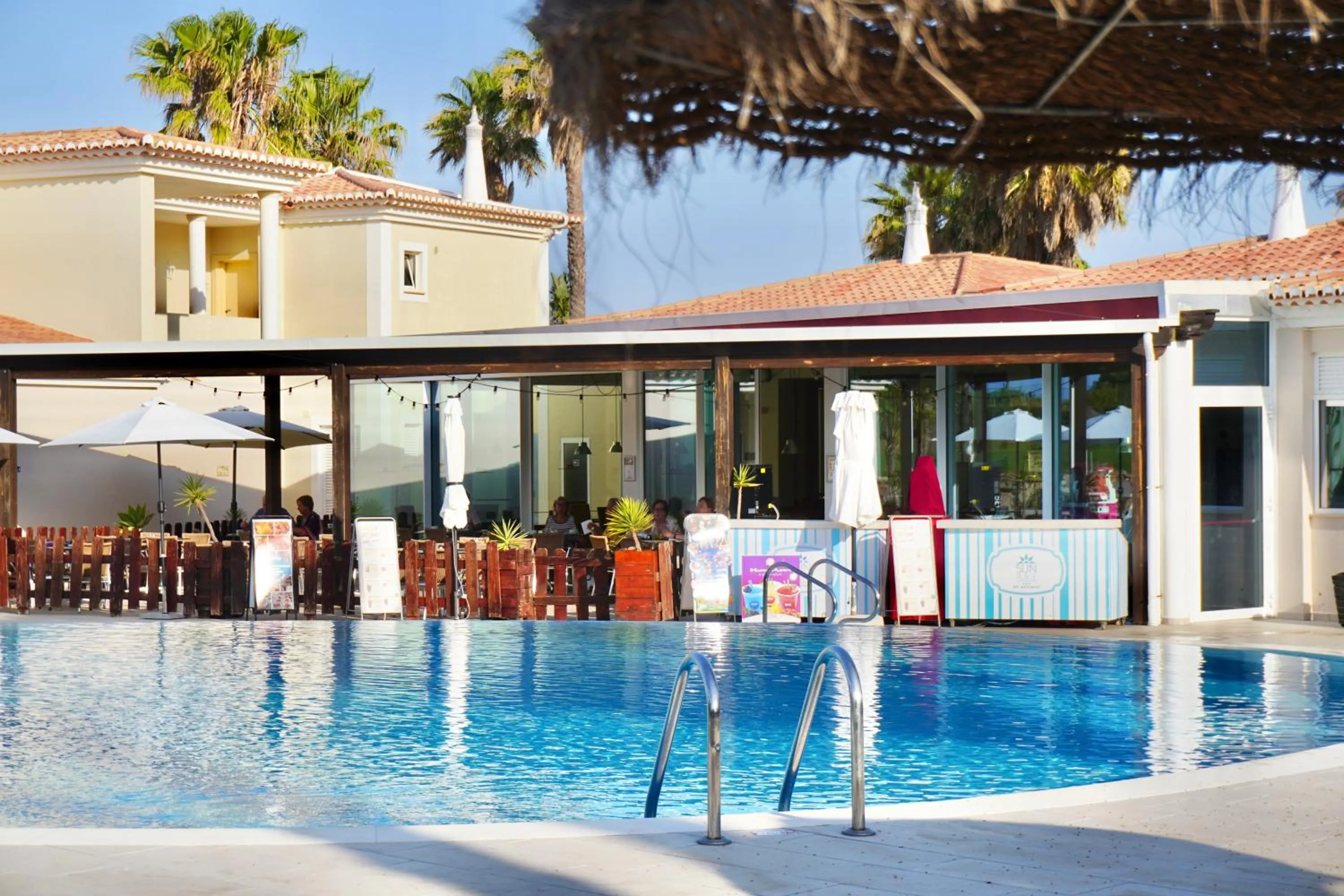 Swimming pool in Clube Porto Mos - Sunplace Hotels & Beach Resort