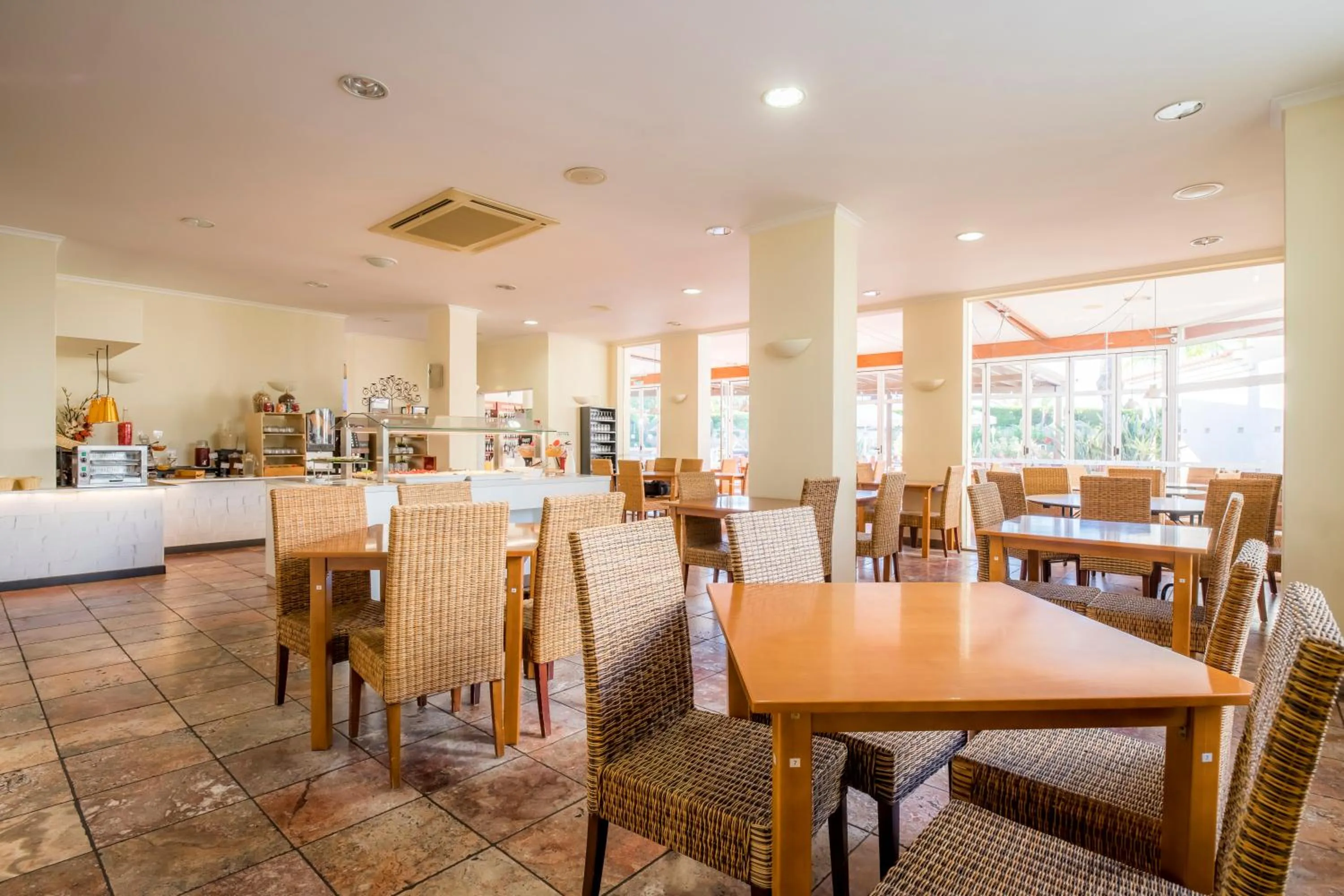 Breakfast in Clube Porto Mos - Sunplace Hotels & Beach Resort