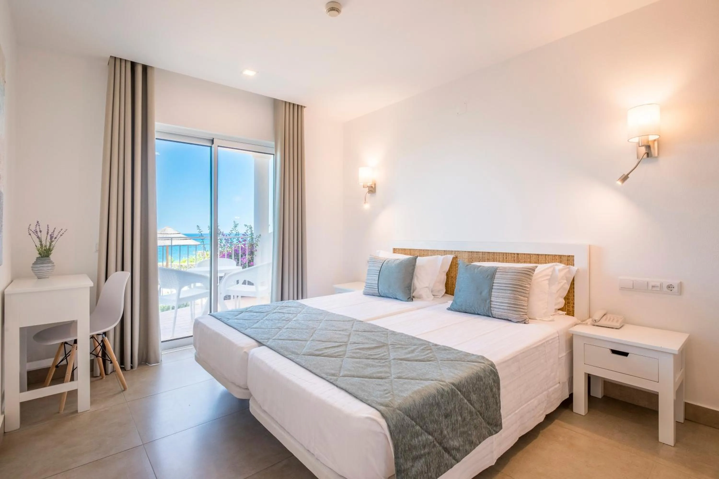 Bed in Clube Porto Mos - Sunplace Hotels & Beach Resort