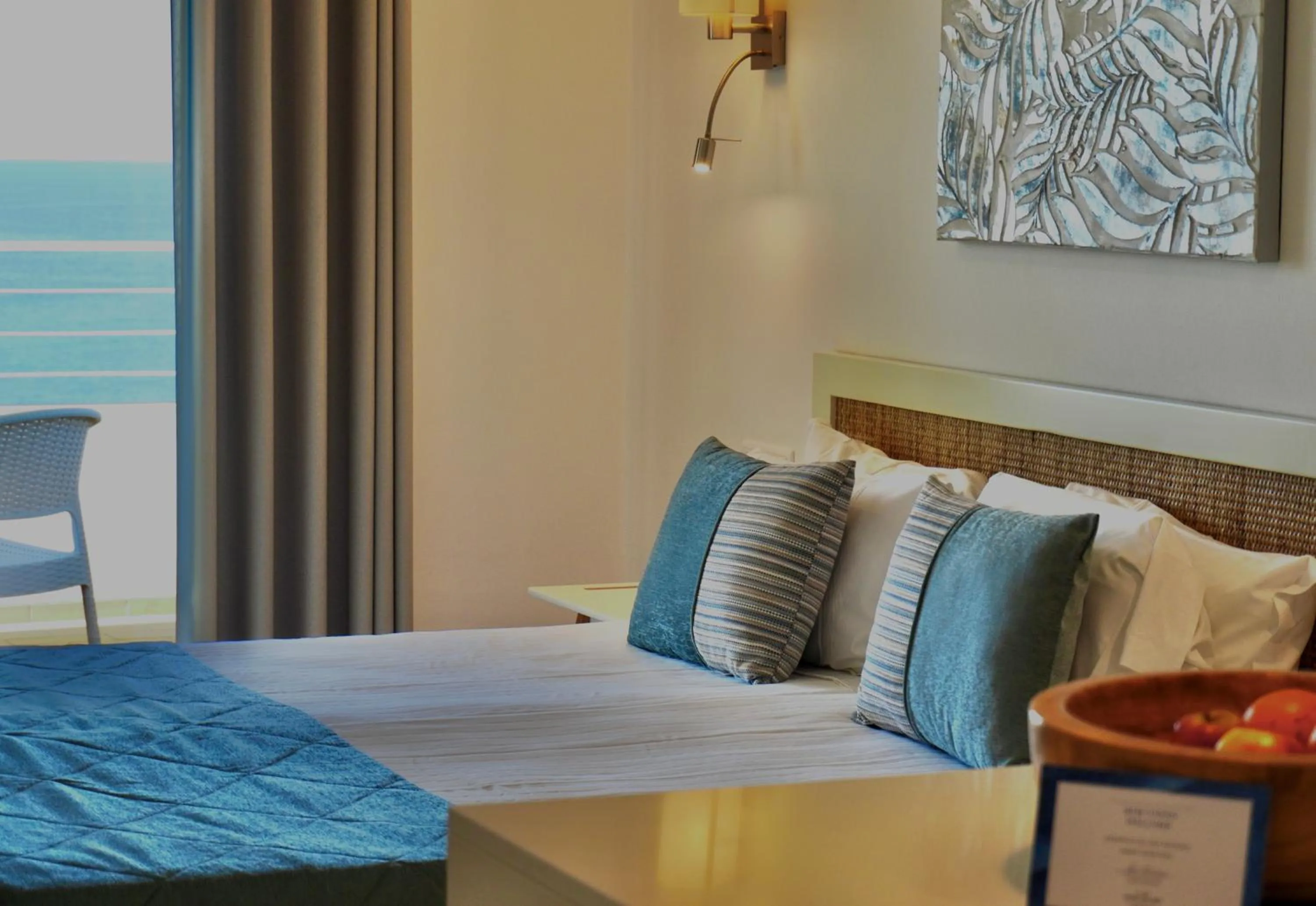 Bedroom, Bed in Clube Porto Mos - Sunplace Hotels & Beach Resort