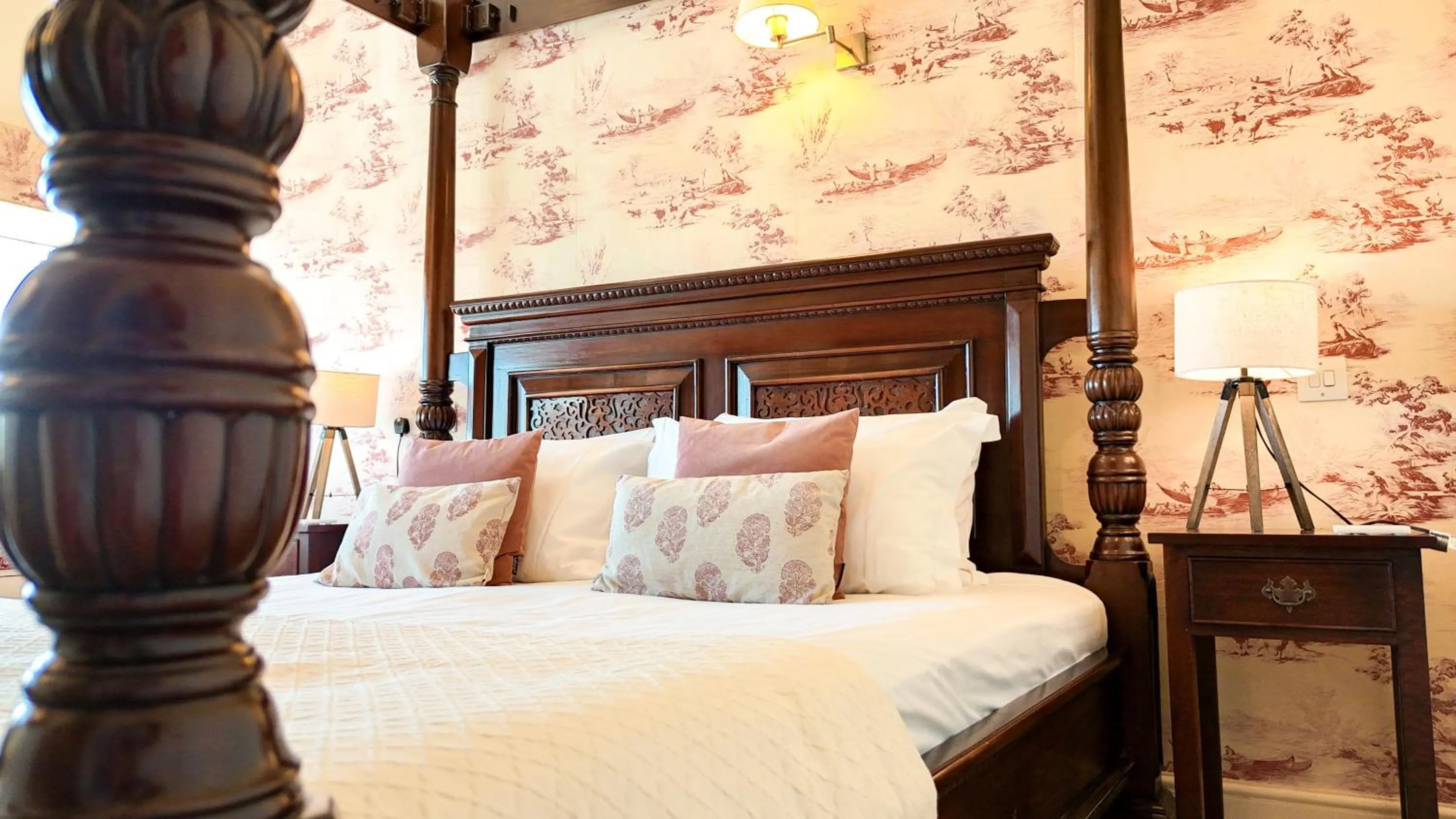 The Pheasant Public House & Hotel