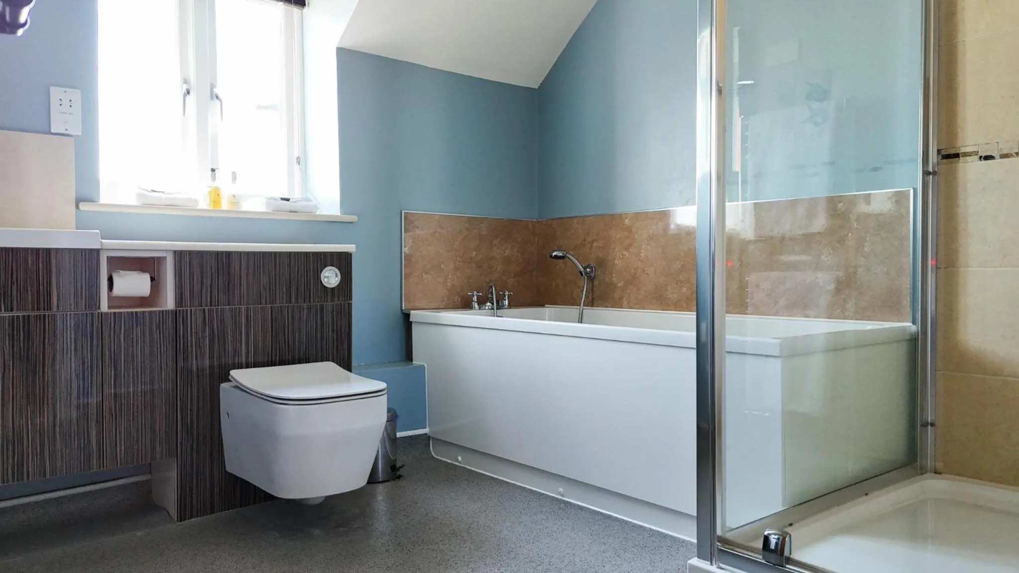 The Pheasant Public House & Hotel