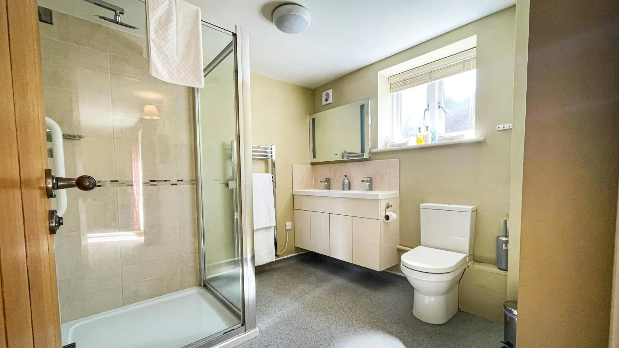 The Pheasant Public House & Hotel