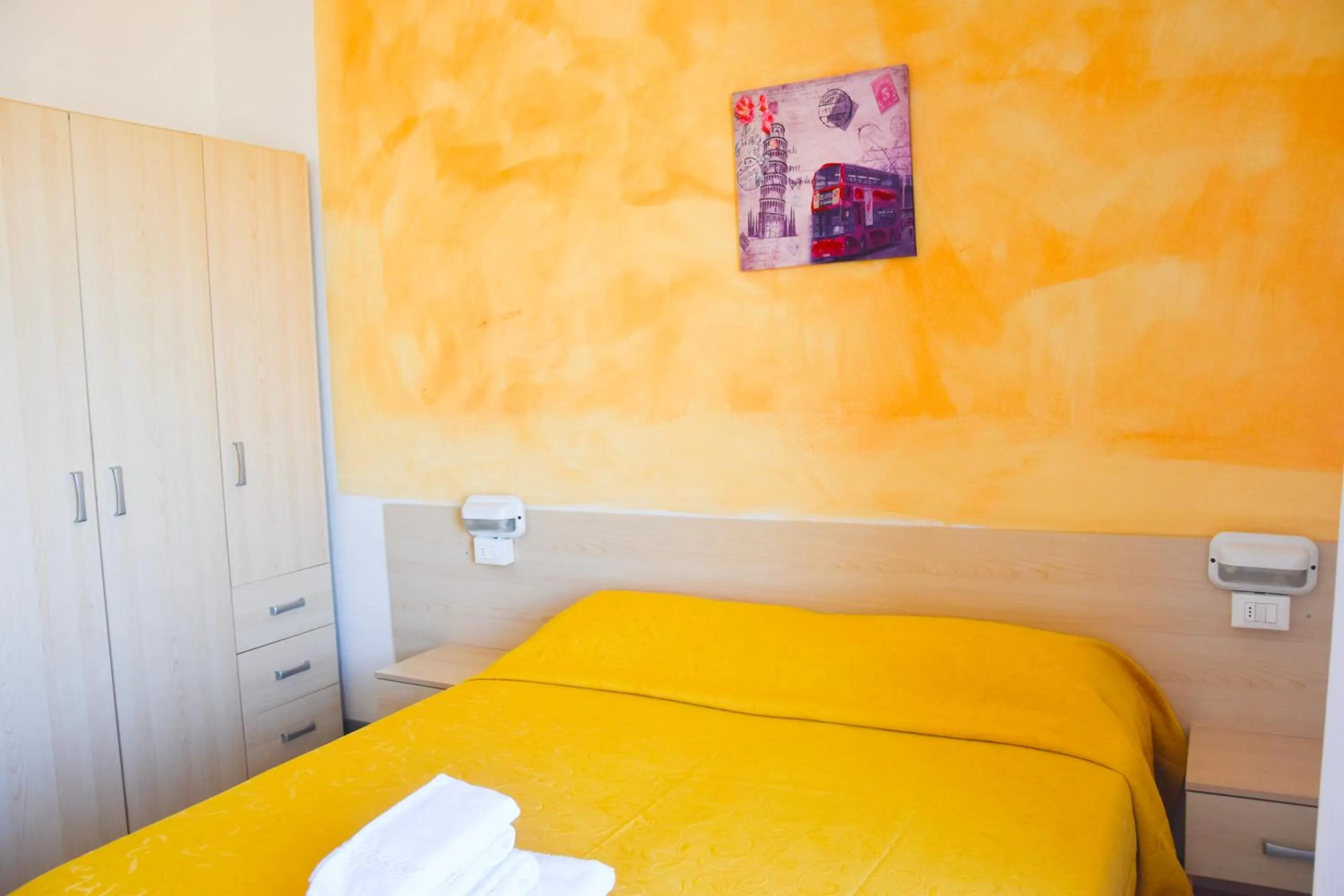 Photo of the whole room in Hotel Suprem sul Mare