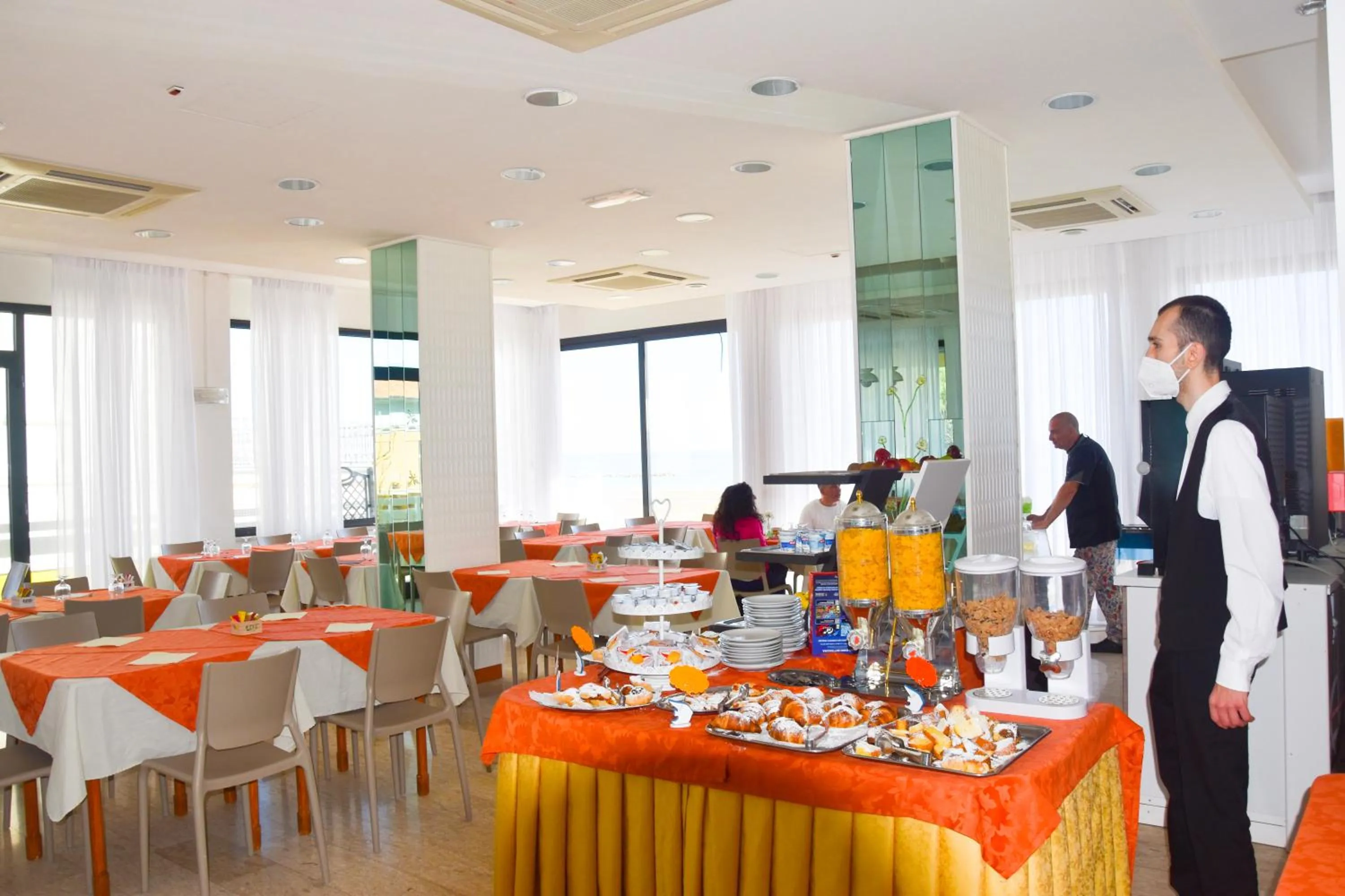 Restaurant/places to eat in Hotel Suprem sul Mare