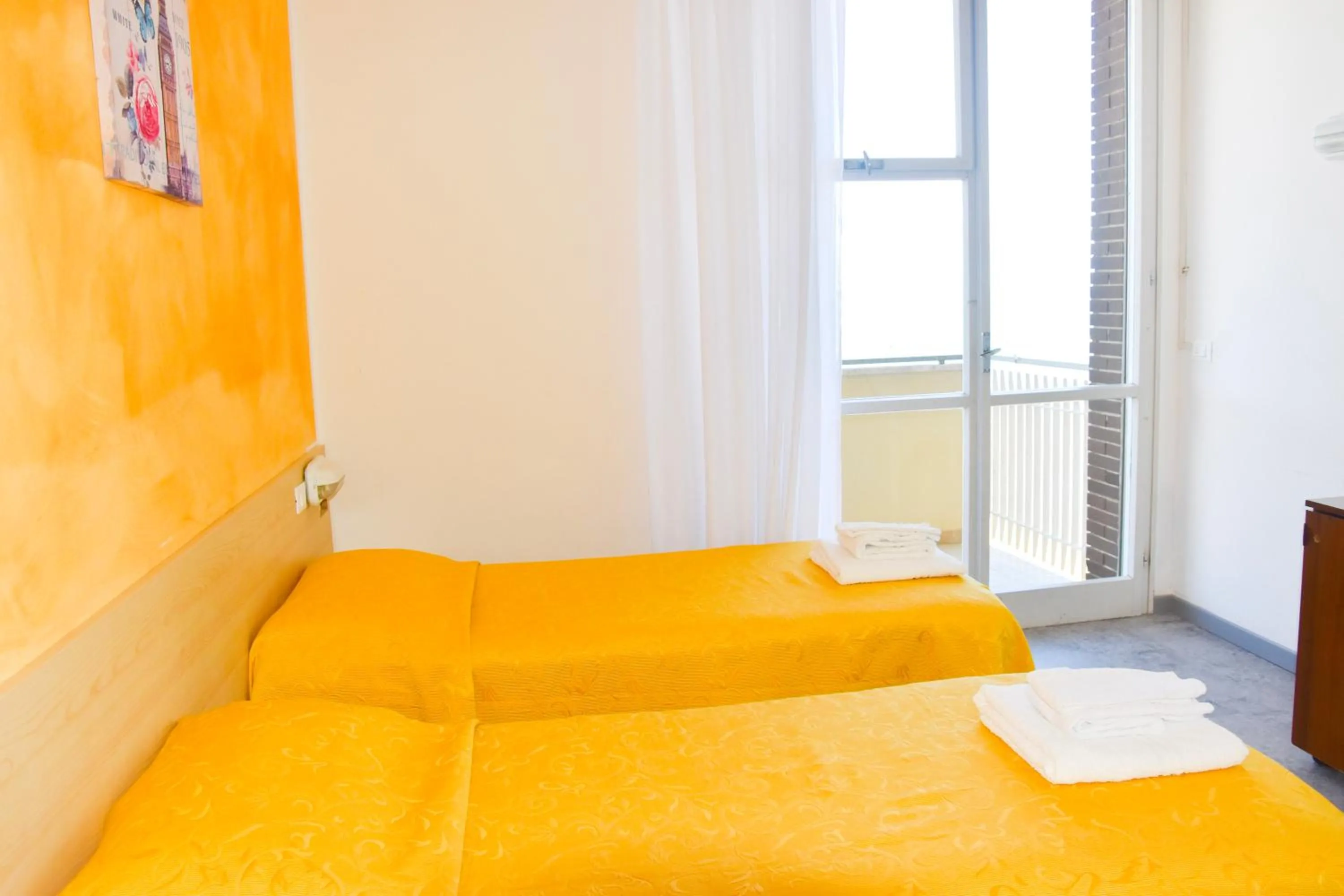 Photo of the whole room in Hotel Suprem sul Mare