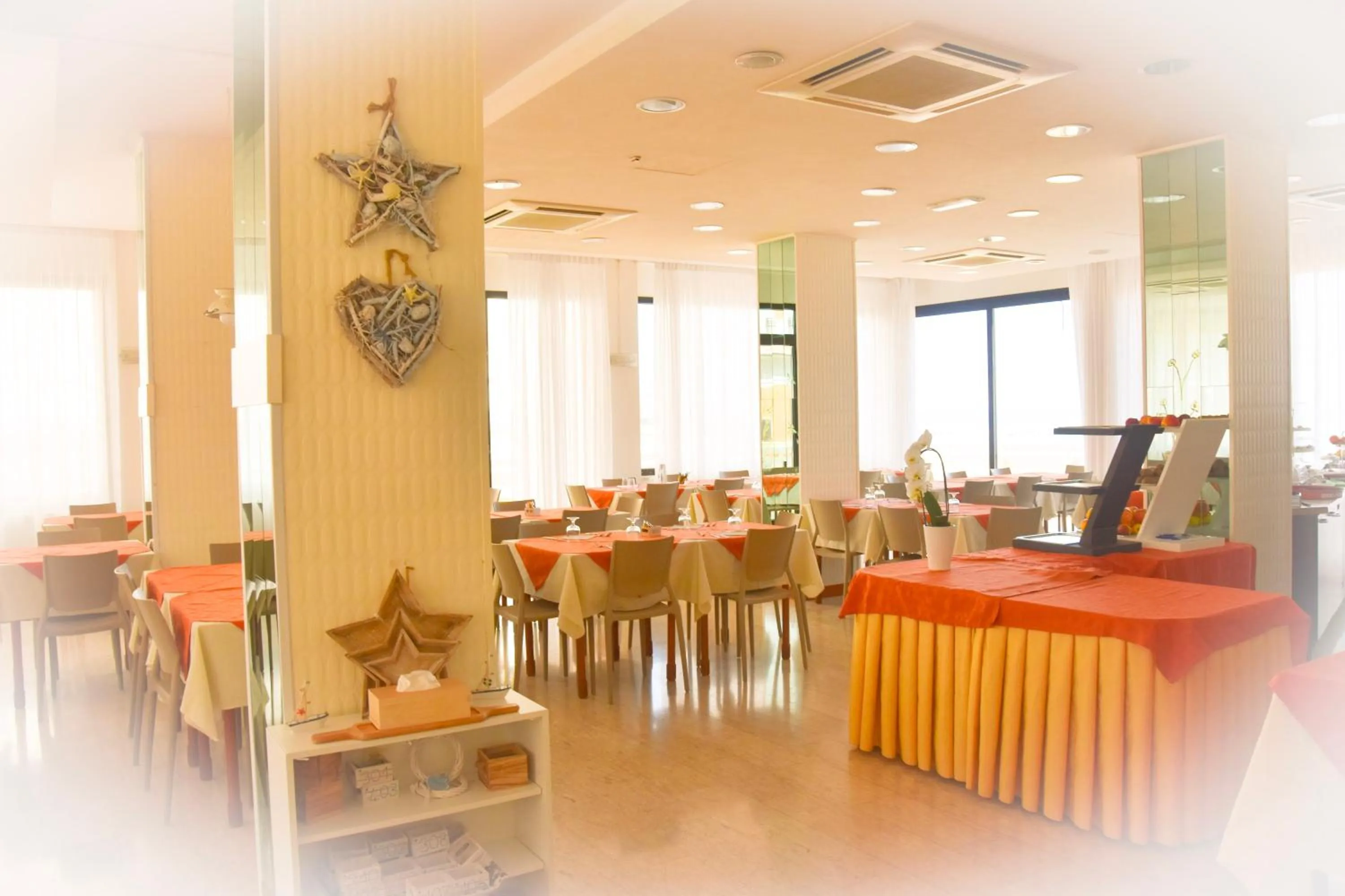 Restaurant/places to eat in Hotel Suprem sul Mare