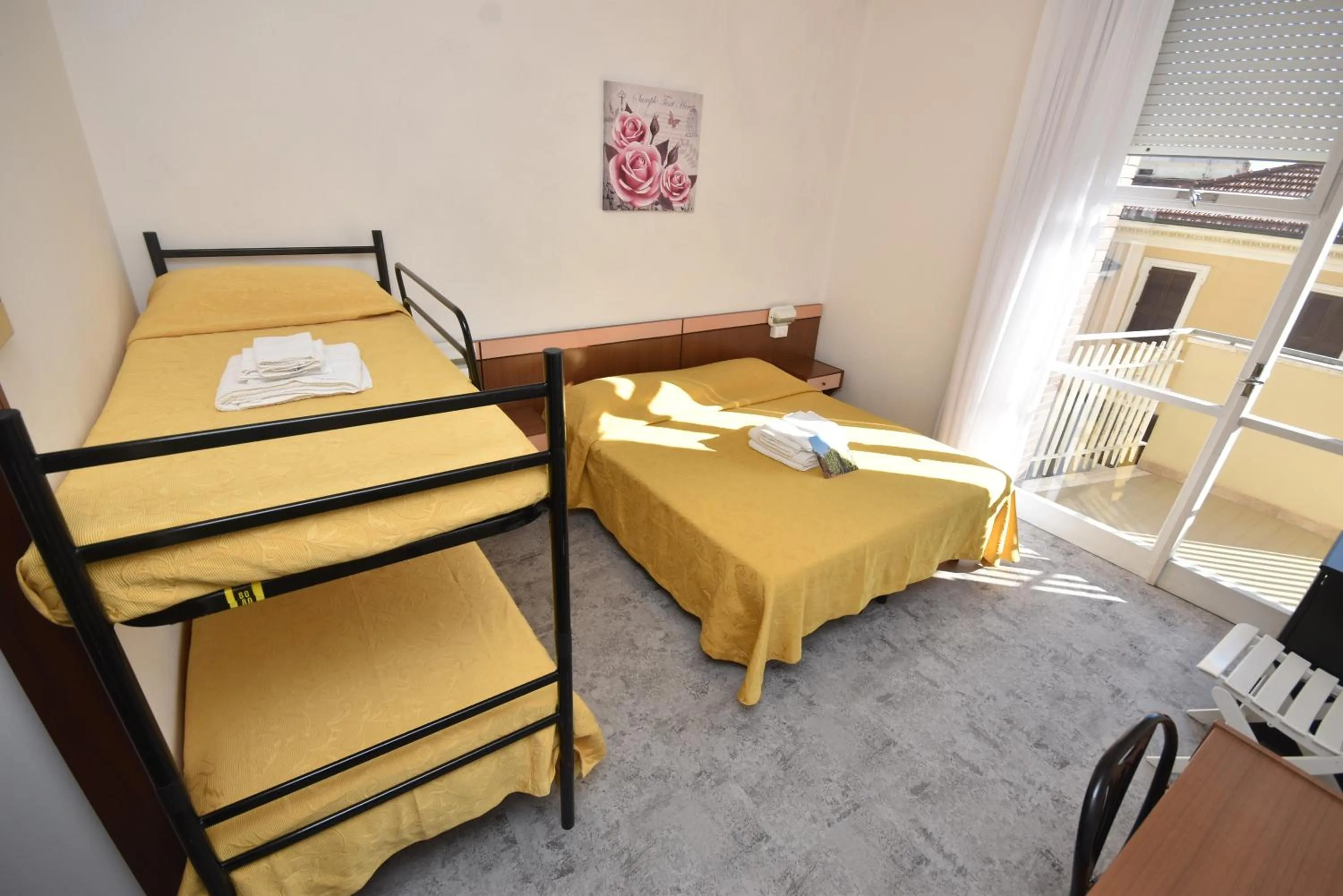 Photo of the whole room in Hotel Suprem sul Mare