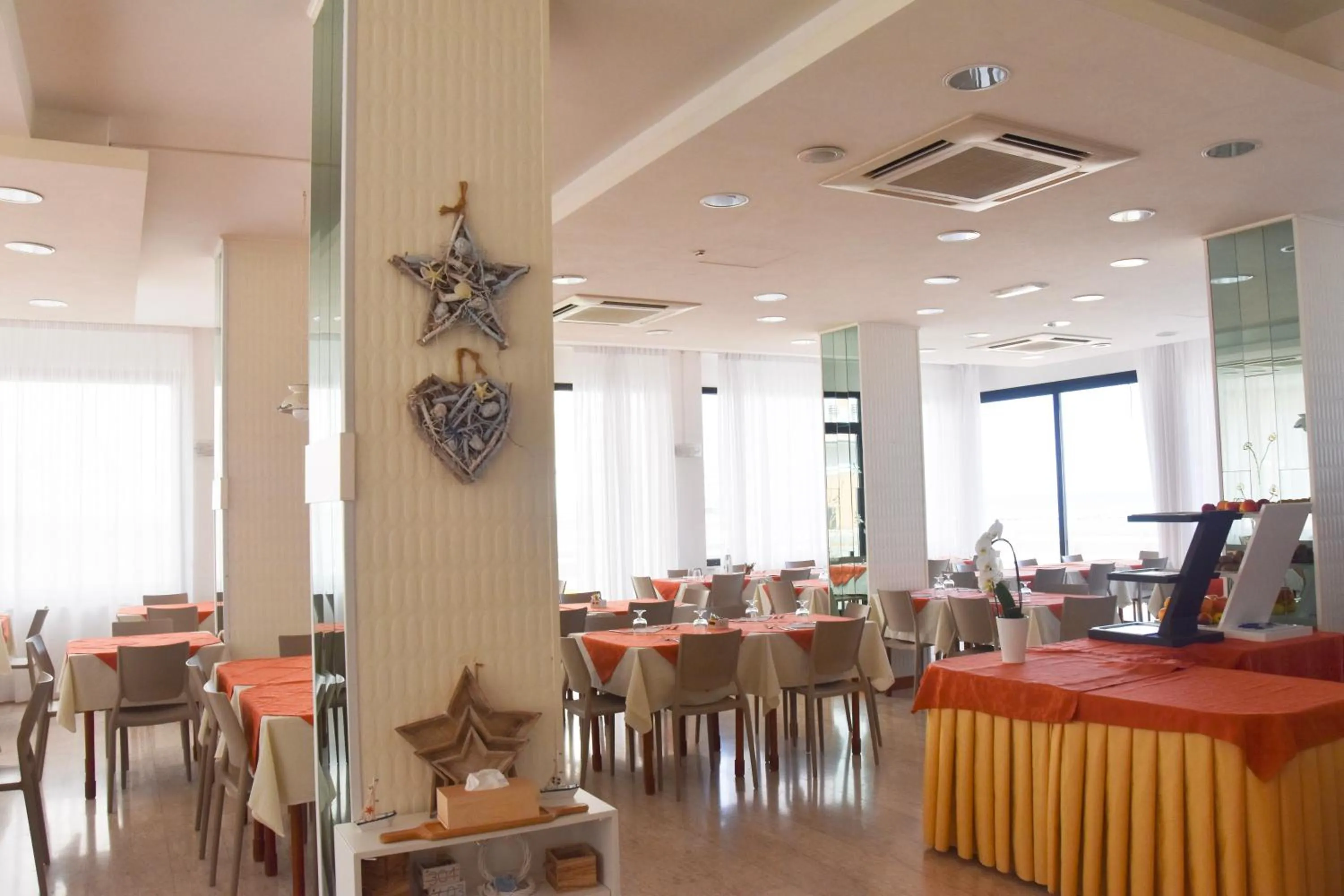 Restaurant/places to eat in Hotel Suprem sul Mare