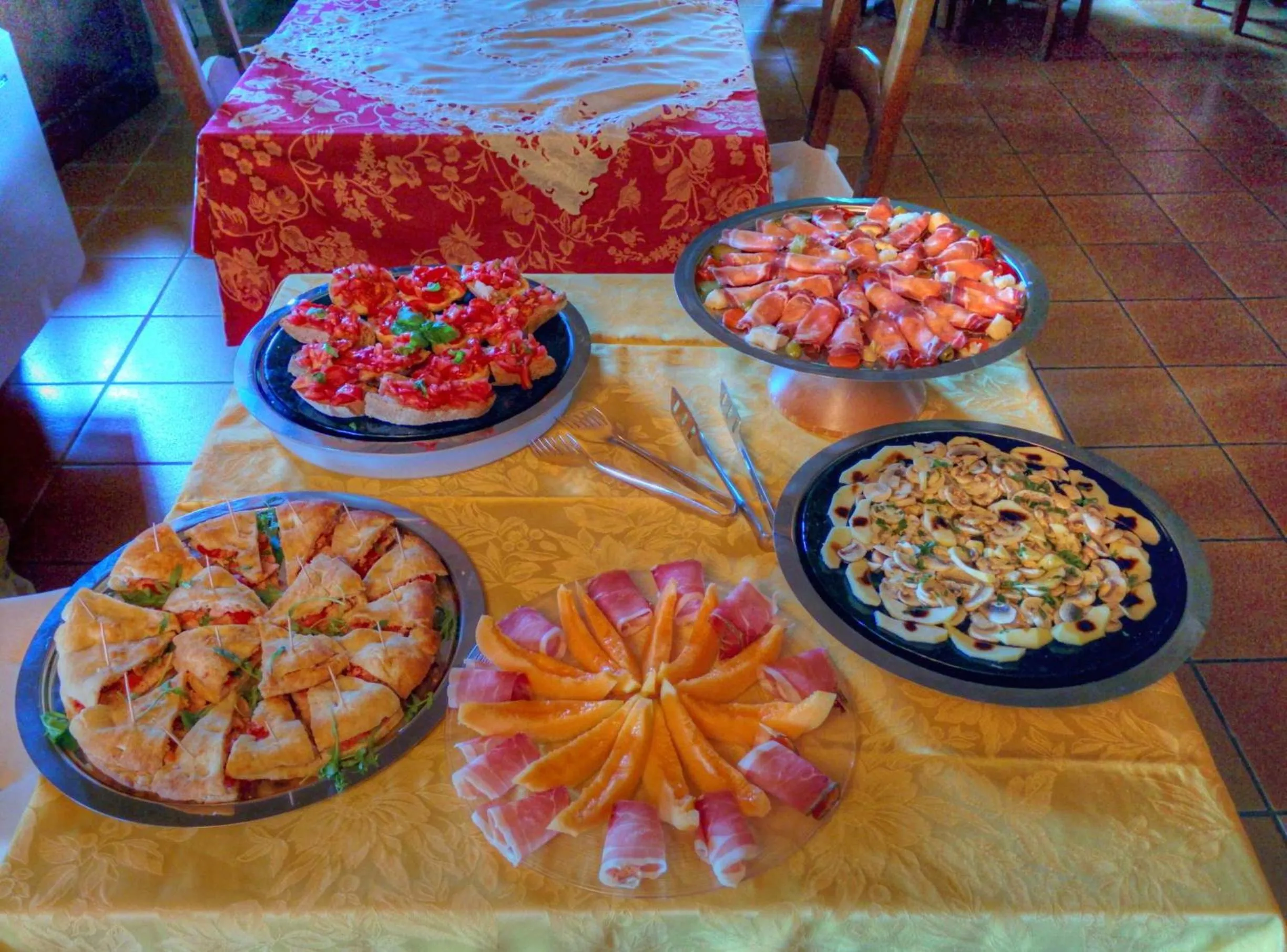 Buffet breakfast in Hotel Residence Villa Rioddi