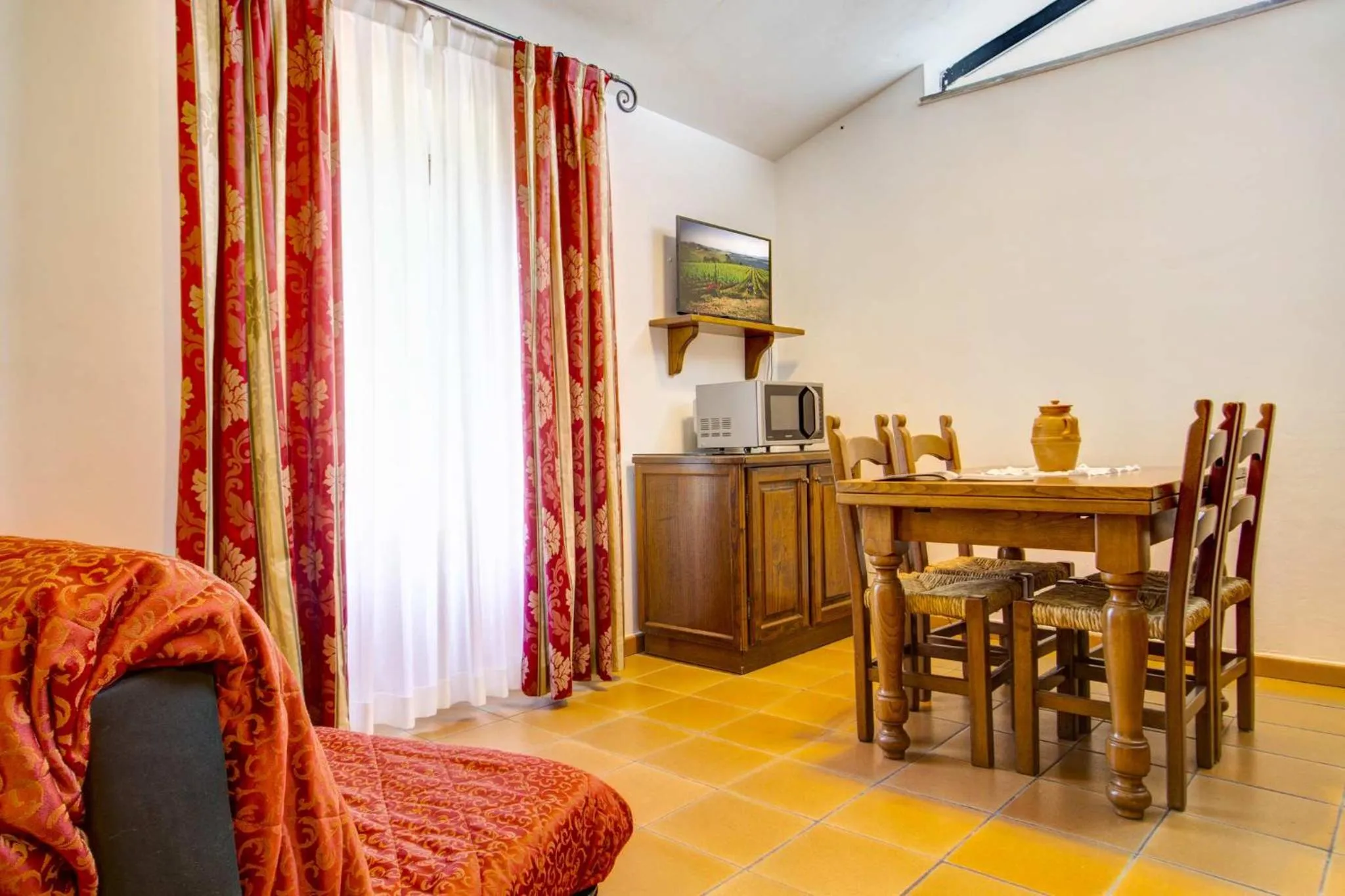 Dining area in Hotel Residence Villa Rioddi