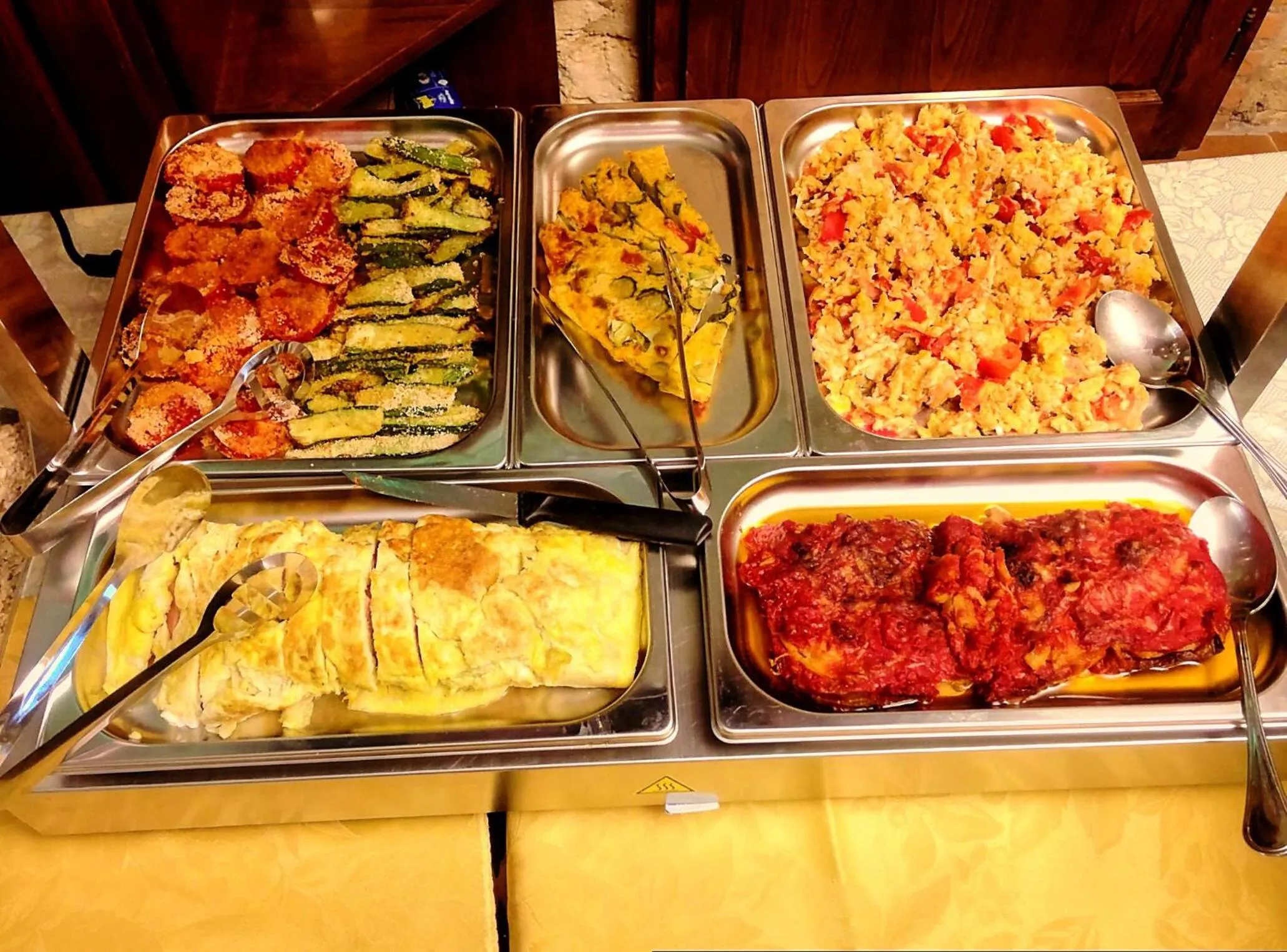 Buffet breakfast in Hotel Residence Villa Rioddi