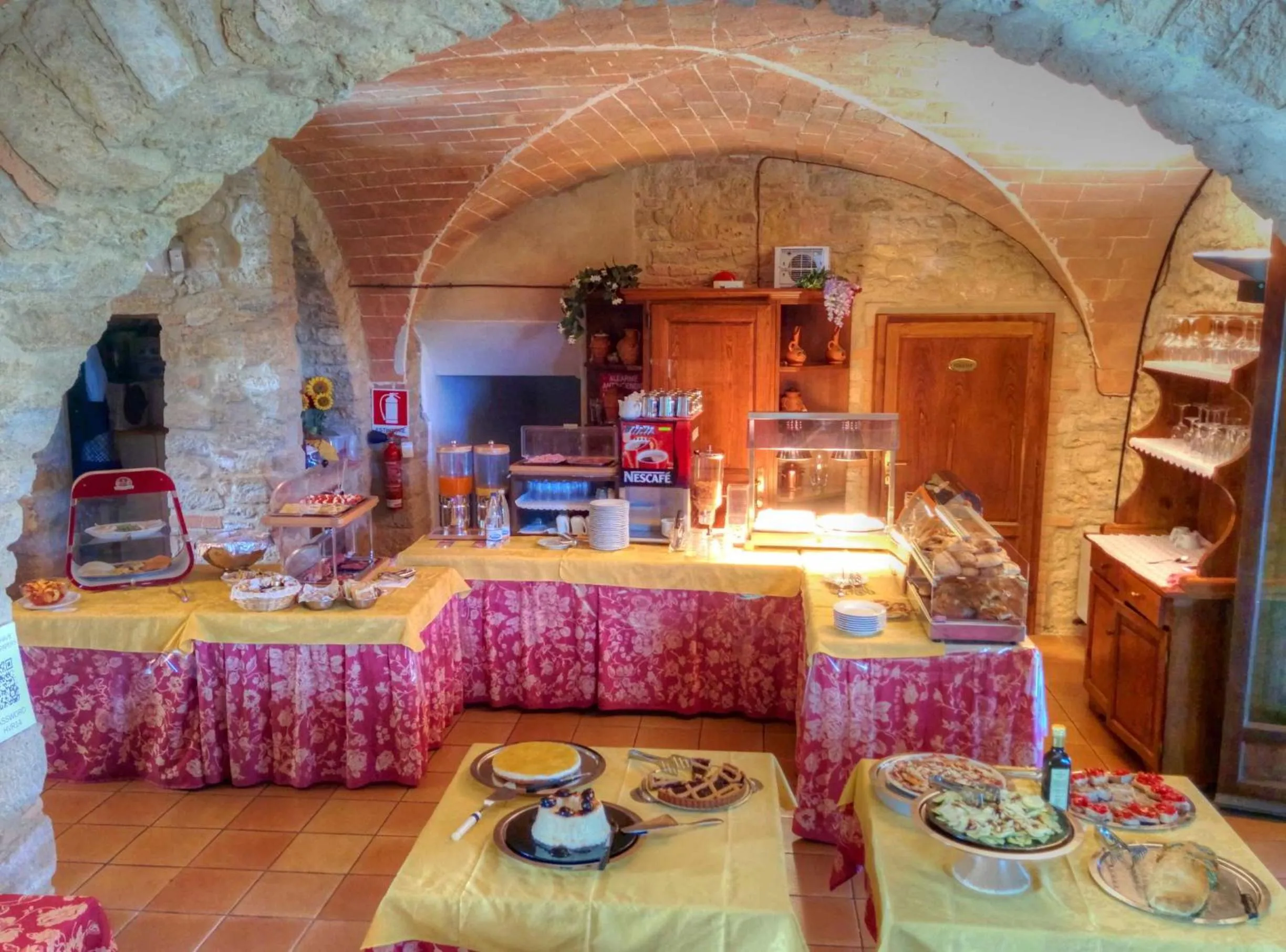 Buffet breakfast in Hotel Residence Villa Rioddi