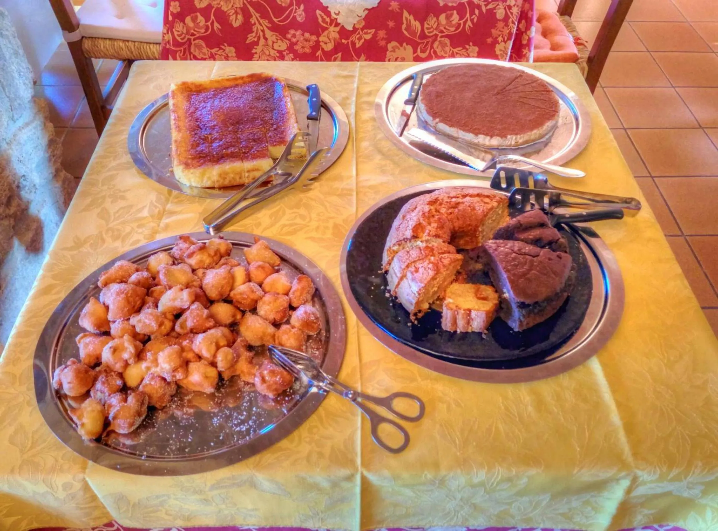 Buffet breakfast in Hotel Residence Villa Rioddi