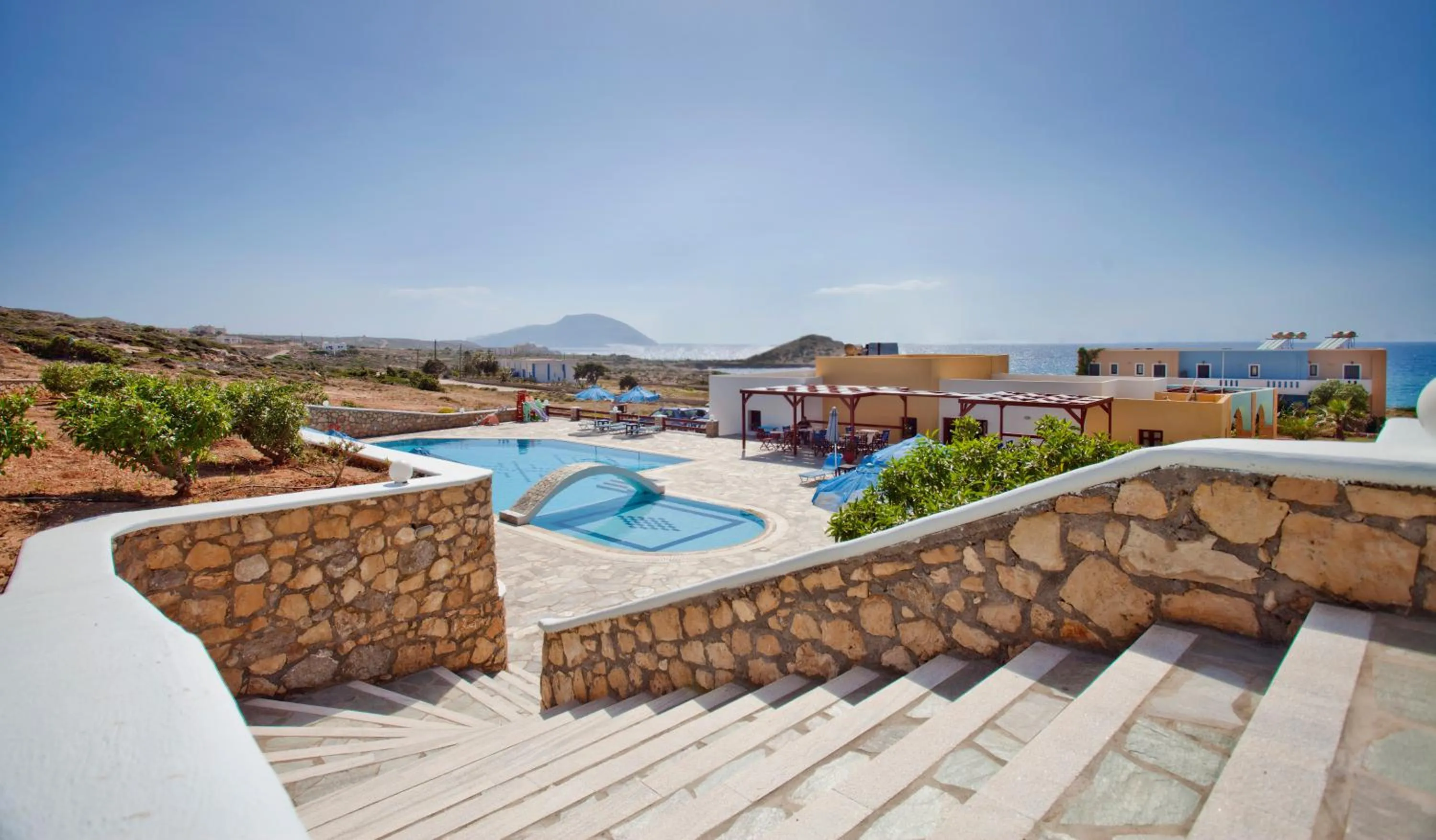 Golden Sun Apartments