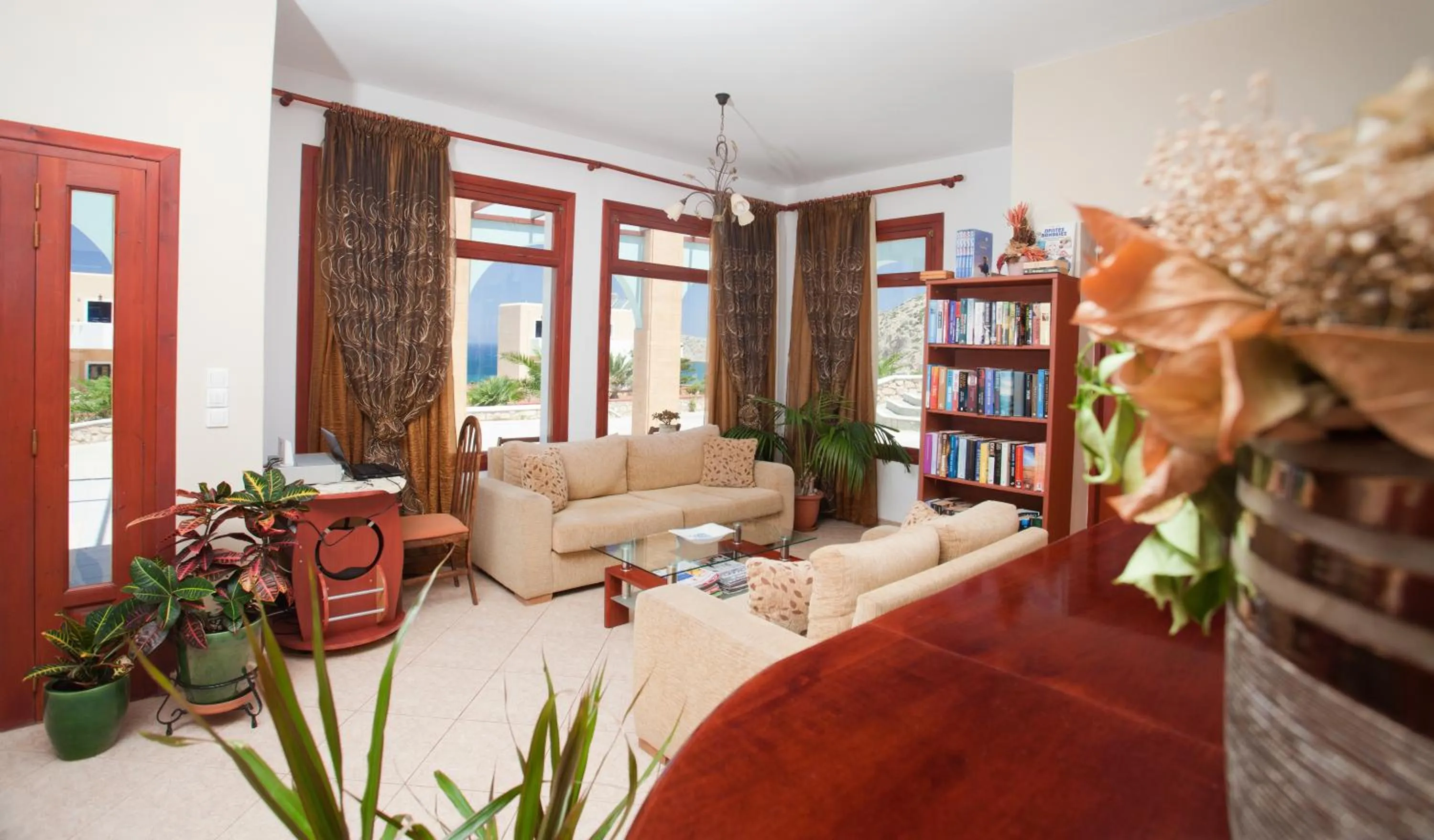 Golden Sun Apartments