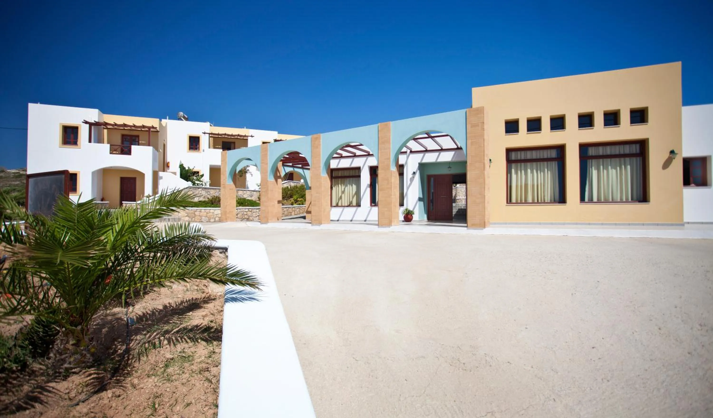 Golden Sun Apartments