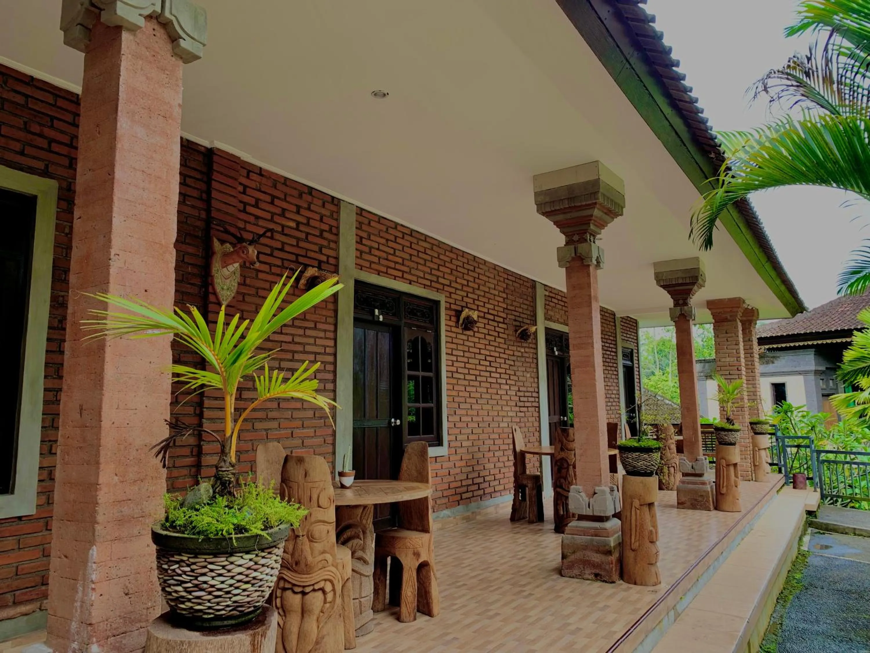 Balcony/Terrace in The Lumbung Jaya by Uniquecations