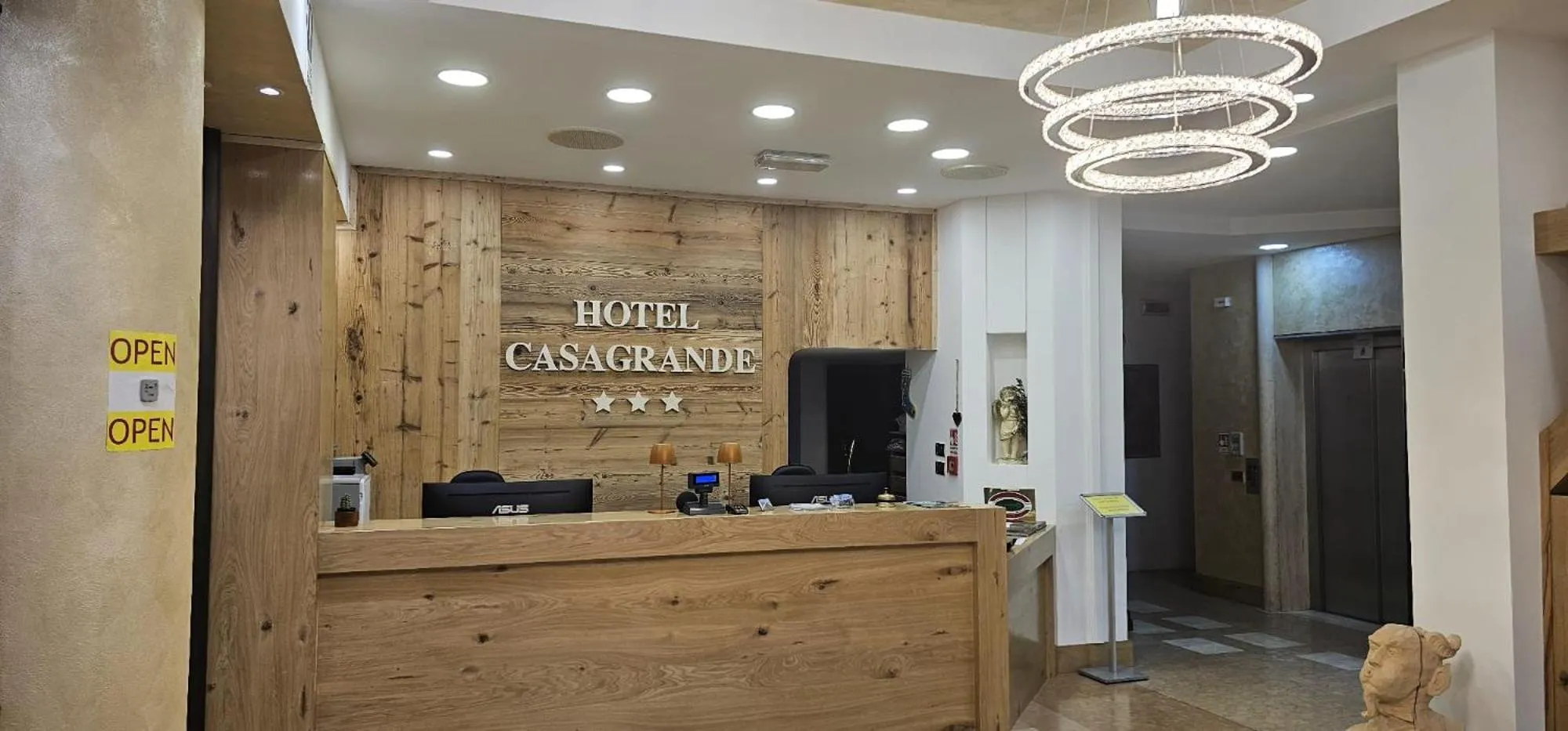Lobby or reception in Hotel Casagrande