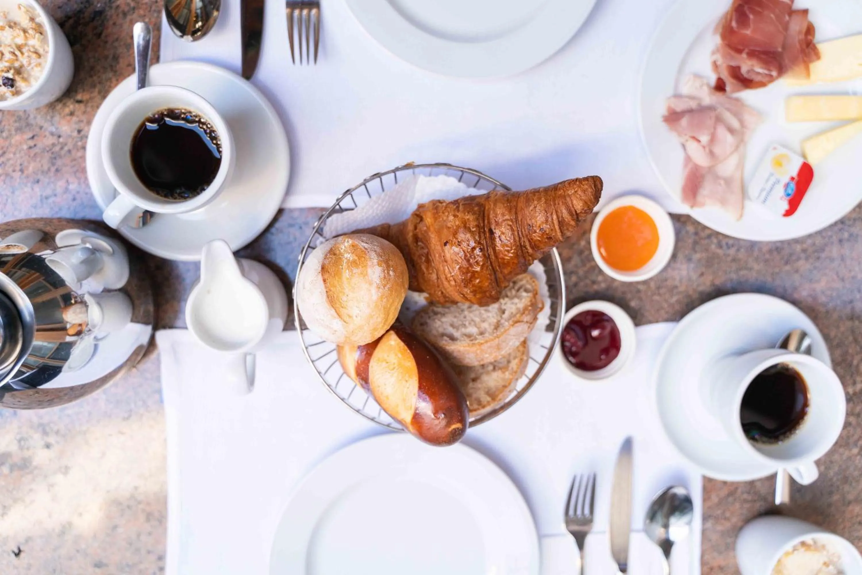 Breakfast in SET Hotel.Residence by Teufelhof Basel