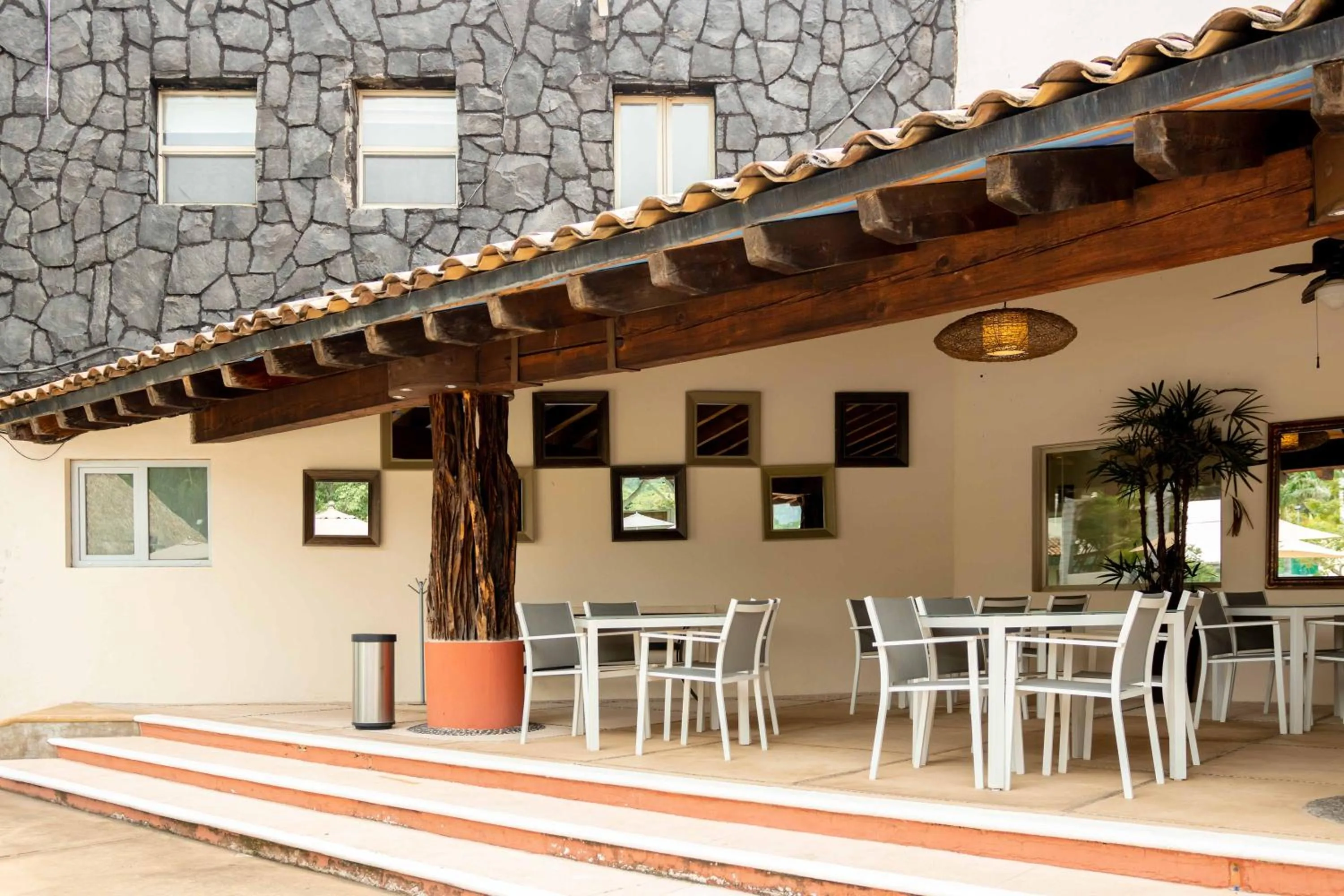 Restaurant/places to eat in Alilo by Muuk