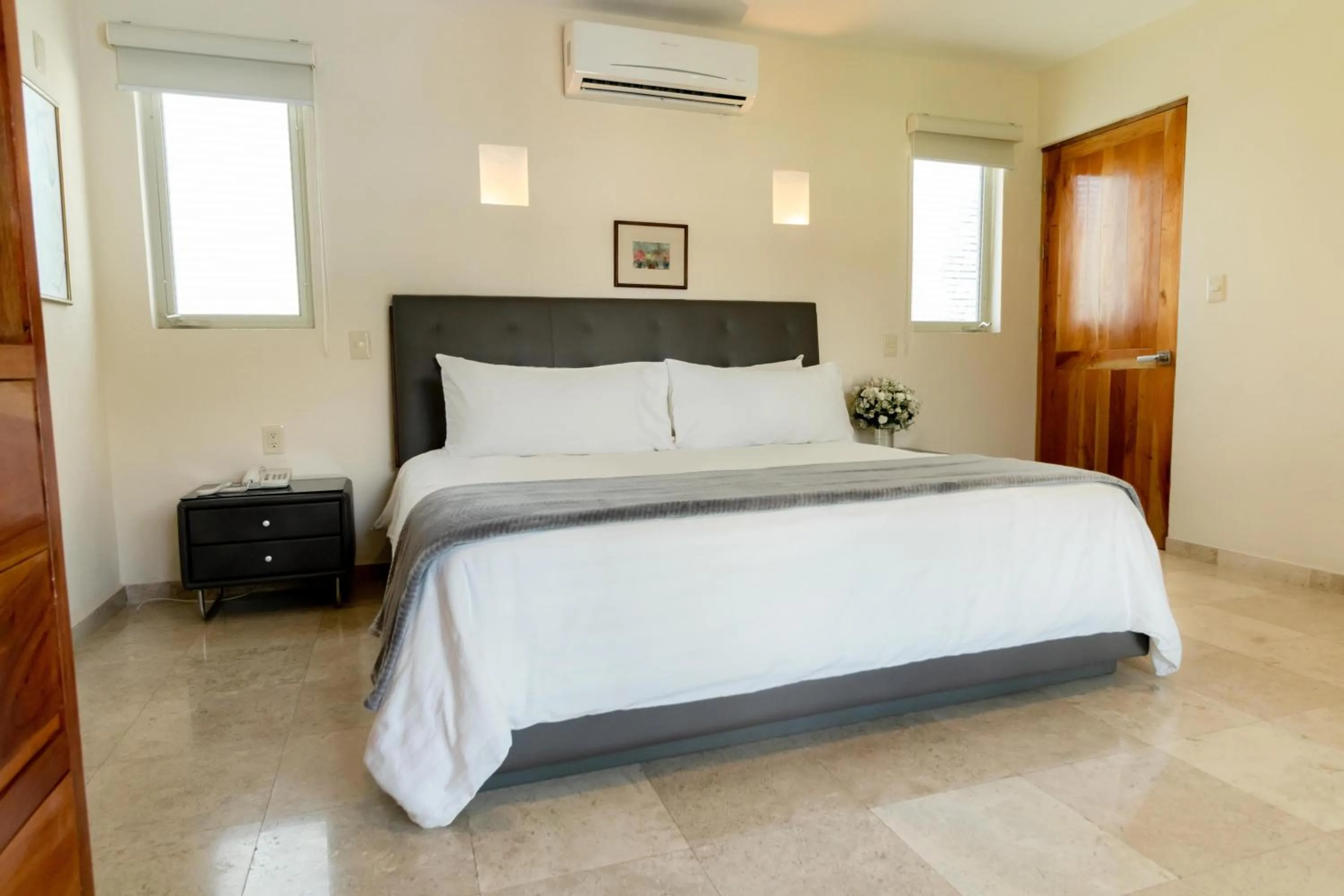 Bedroom, Bed in Alilo by Muuk