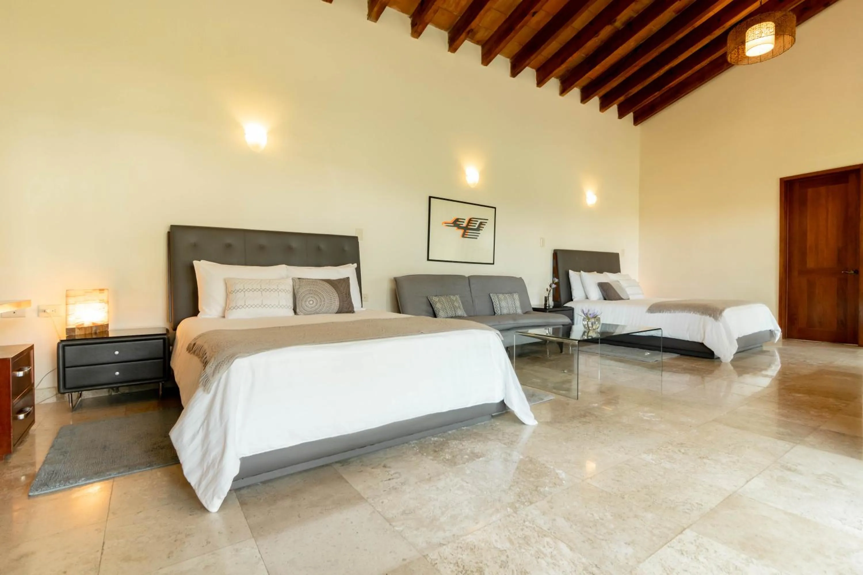 Photo of the whole room, Bed in Alilo by Muuk